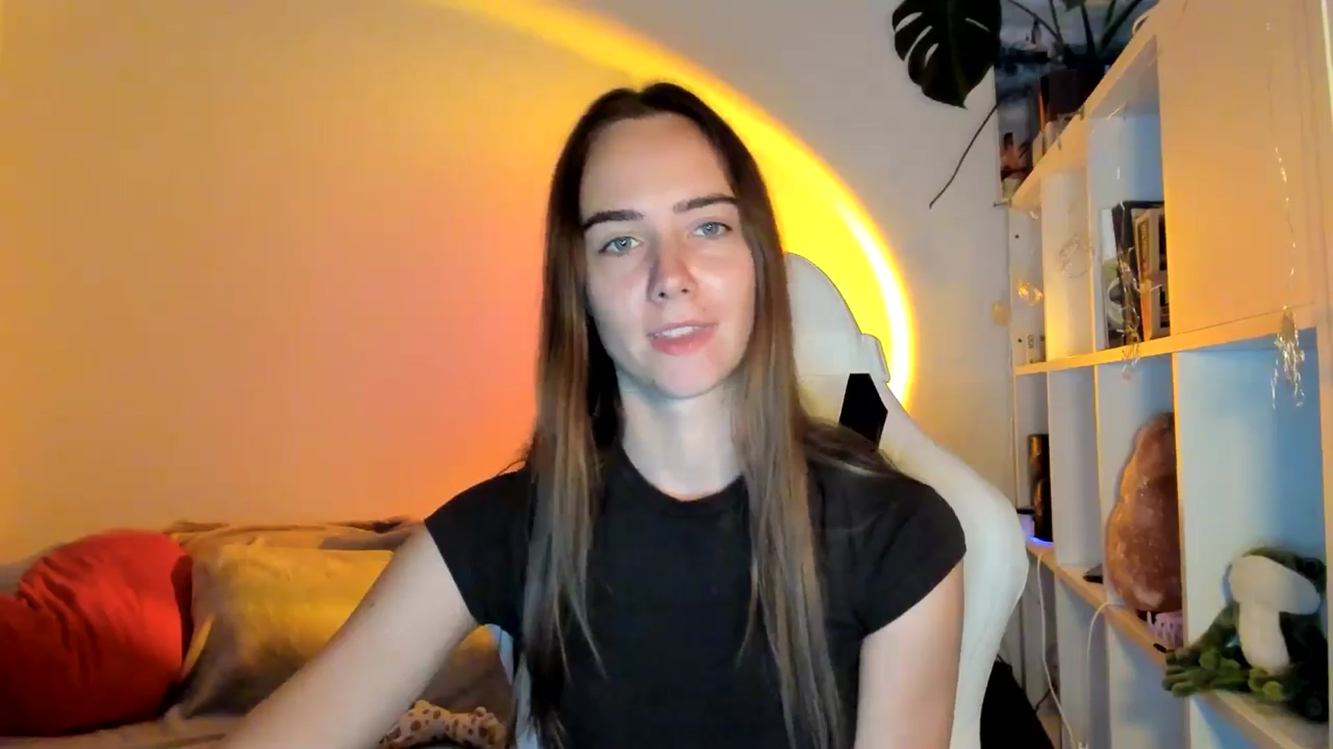 Gallery image thumbnail from OhAlisa's myfreecams stream on, 08/24/2025, 16:36 image 13 of 20