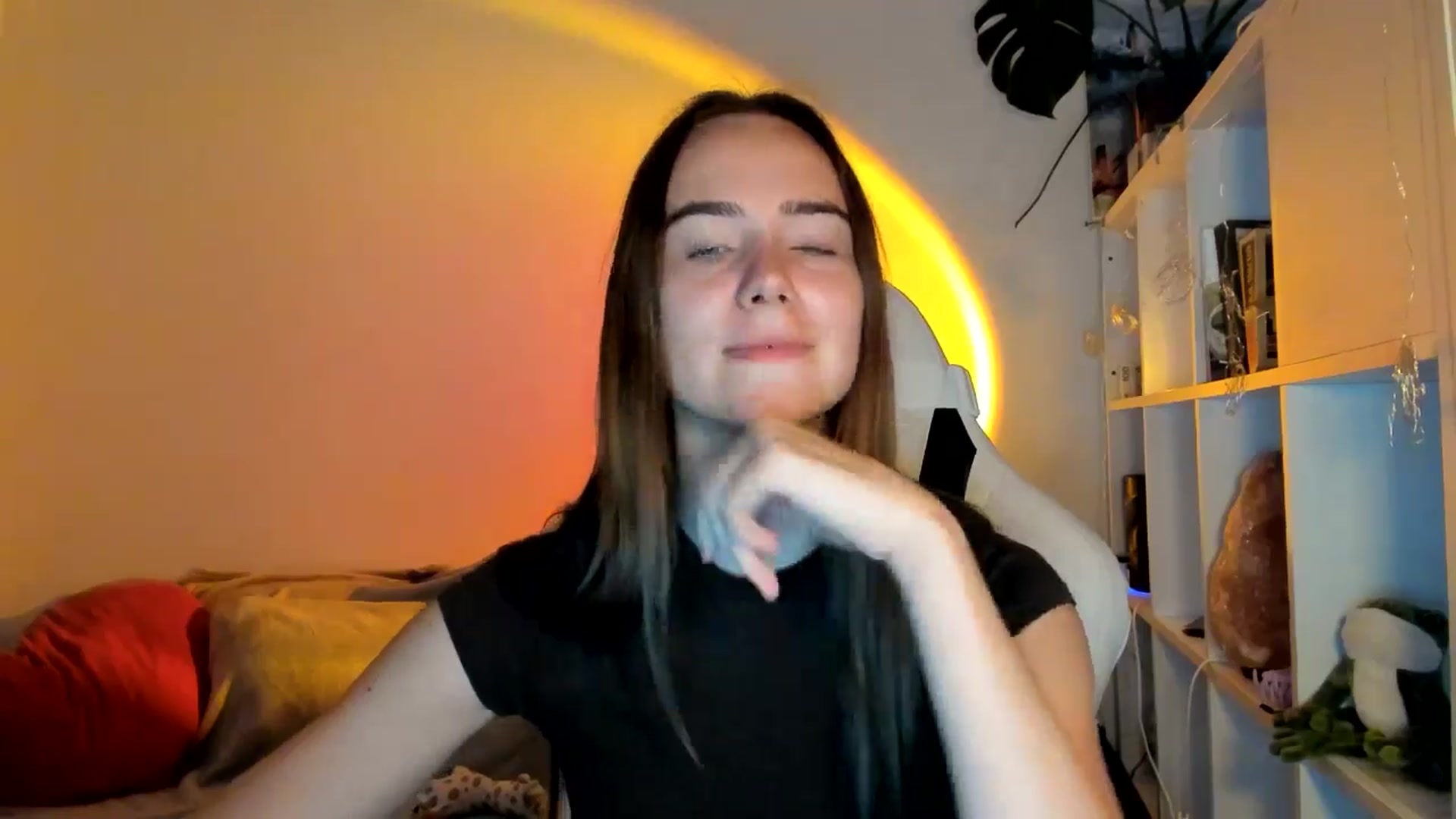 Gallery image thumbnail from OhAlisa's myfreecams stream on, 08/24/2025, 16:36 image 10 of 20