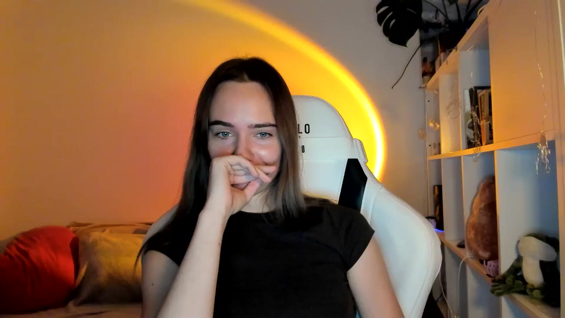 Gallery image thumbnail from OhAlisa's myfreecams stream on, 08/24/2025, 16:36 image 17 of 20