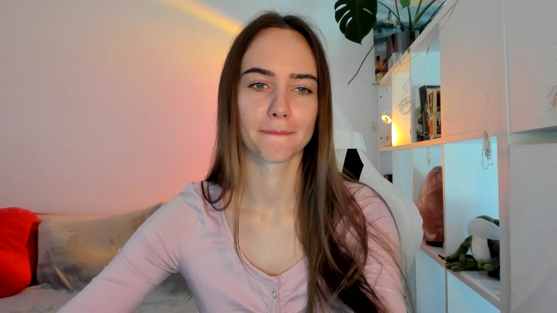 Gallery image thumbnail from OhAlisa's myfreecams stream on, 08/26/2025, 10:09 image 16 of 20