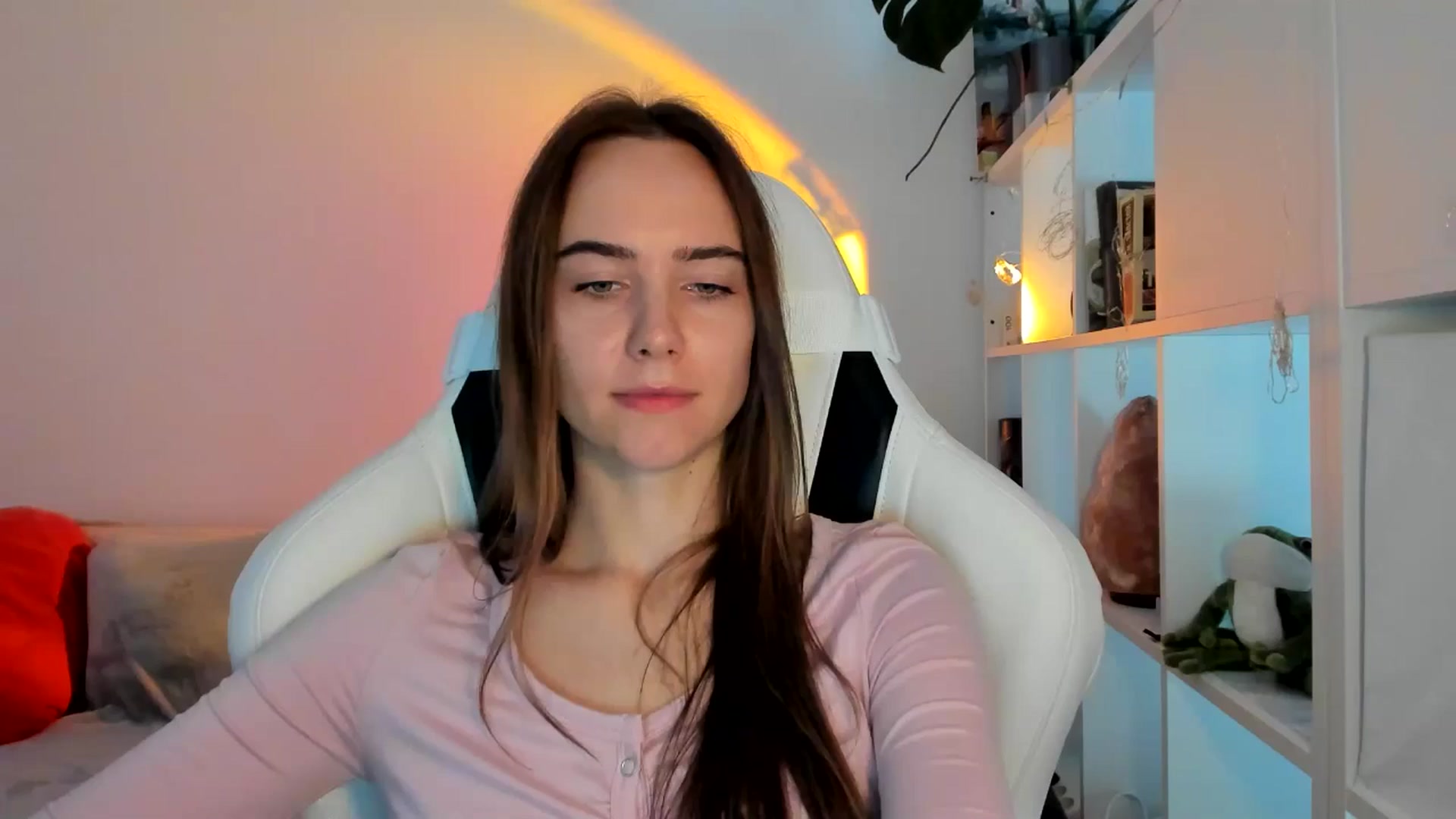 Gallery image thumbnail from OhAlisa's myfreecams stream on, 08/26/2025, 11:04 image 12 of 20
