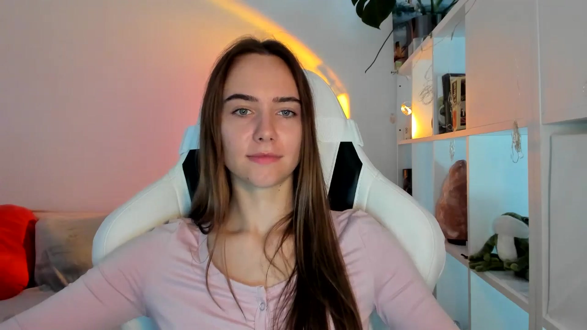Gallery image thumbnail from OhAlisa's myfreecams stream on, 08/26/2025, 11:04 image 9 of 20