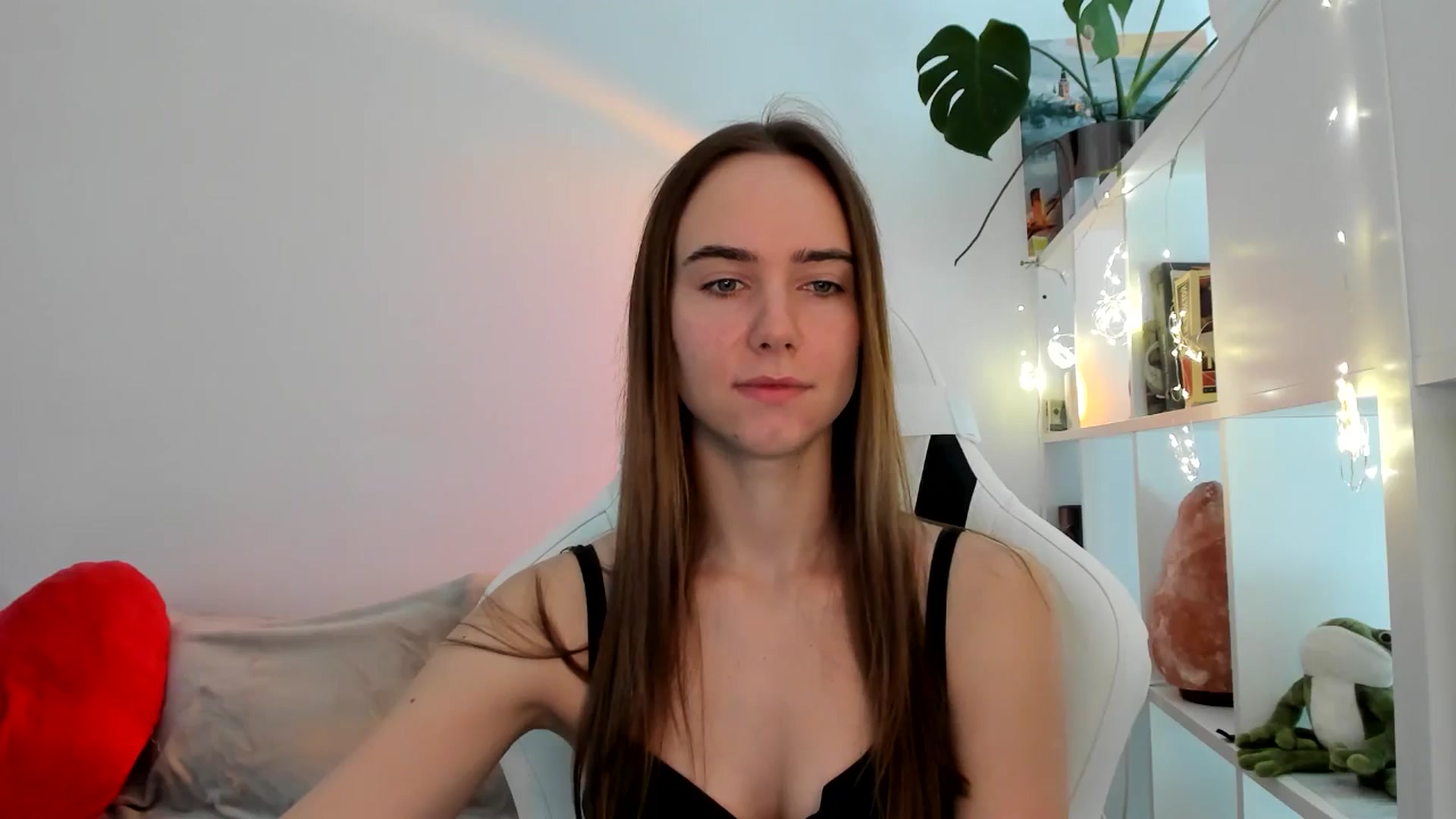 Gallery image thumbnail from OhAlisa's myfreecams stream on, 08/27/2025, 08:45 image 10 of 20