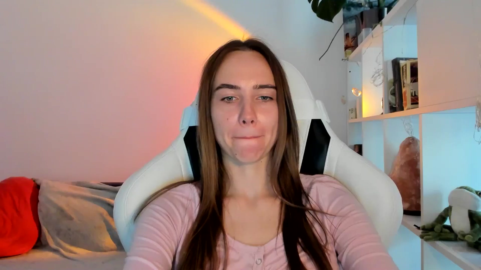 Gallery image thumbnail from OhAlisa's myfreecams stream on, 08/28/2025, 17:28 image 9 of 20