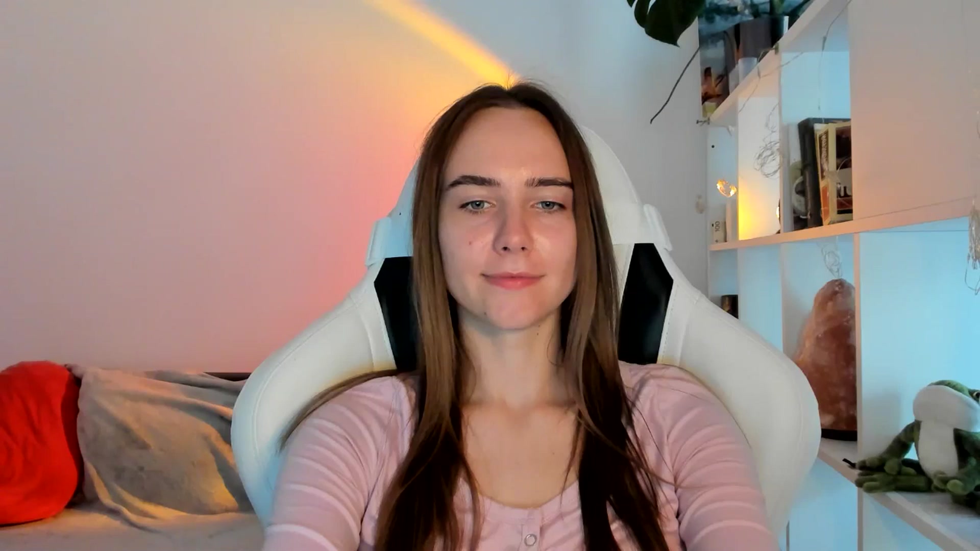 Gallery image thumbnail from OhAlisa's myfreecams stream on, 08/28/2025, 17:28 image 10 of 20