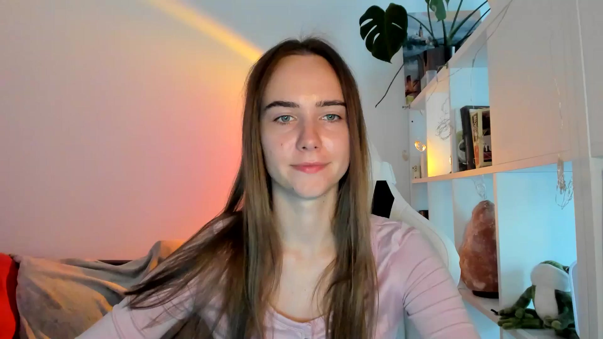 Gallery image thumbnail from OhAlisa's myfreecams stream on, 08/28/2025, 17:28 image 2 of 20