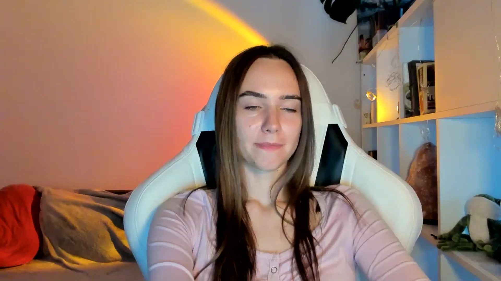 Gallery image thumbnail from OhAlisa's myfreecams stream on, 08/28/2025, 17:28 image 18 of 20