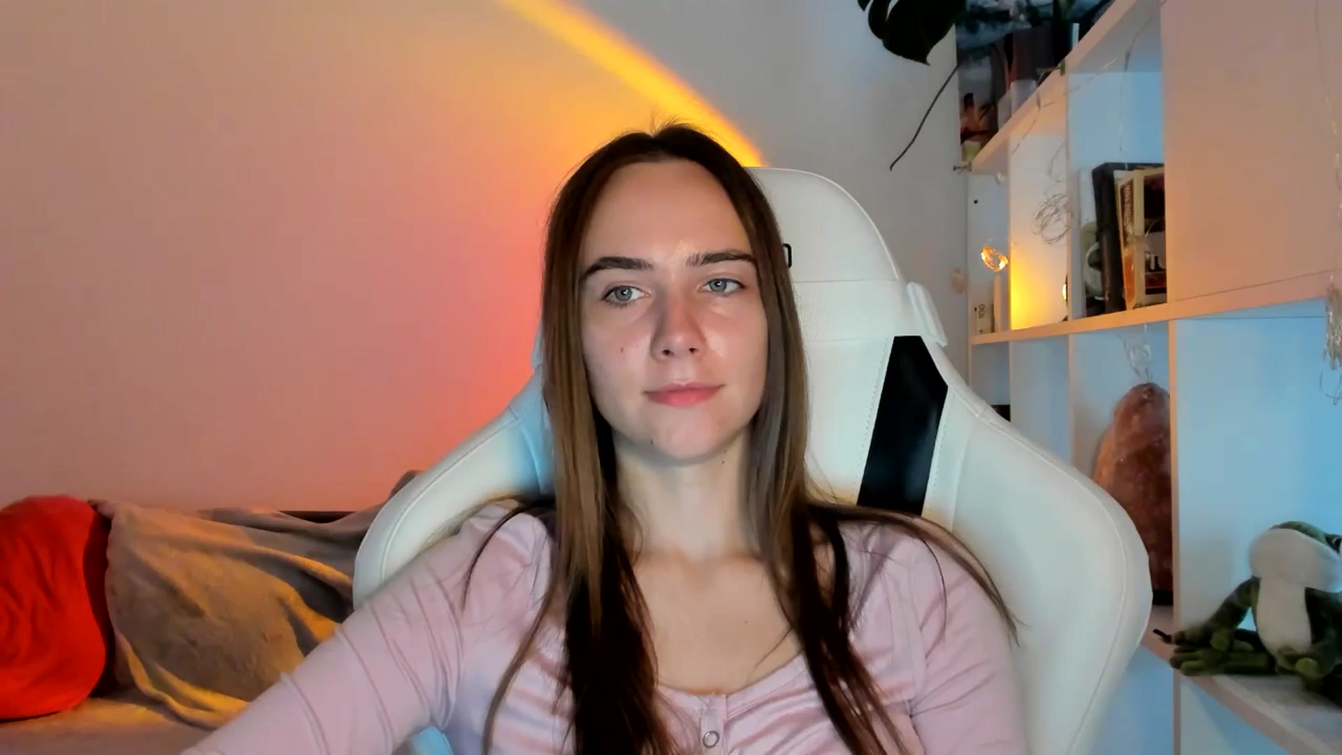 Gallery image thumbnail from OhAlisa's myfreecams stream on, 08/28/2025, 17:28 image 14 of 20