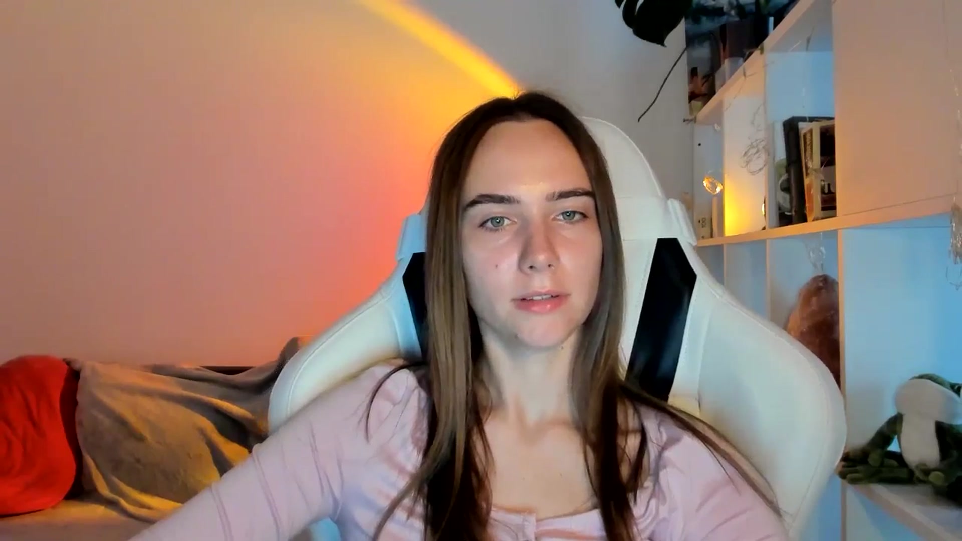 Gallery image thumbnail from OhAlisa's myfreecams stream on, 08/28/2025, 17:28 image 15 of 20