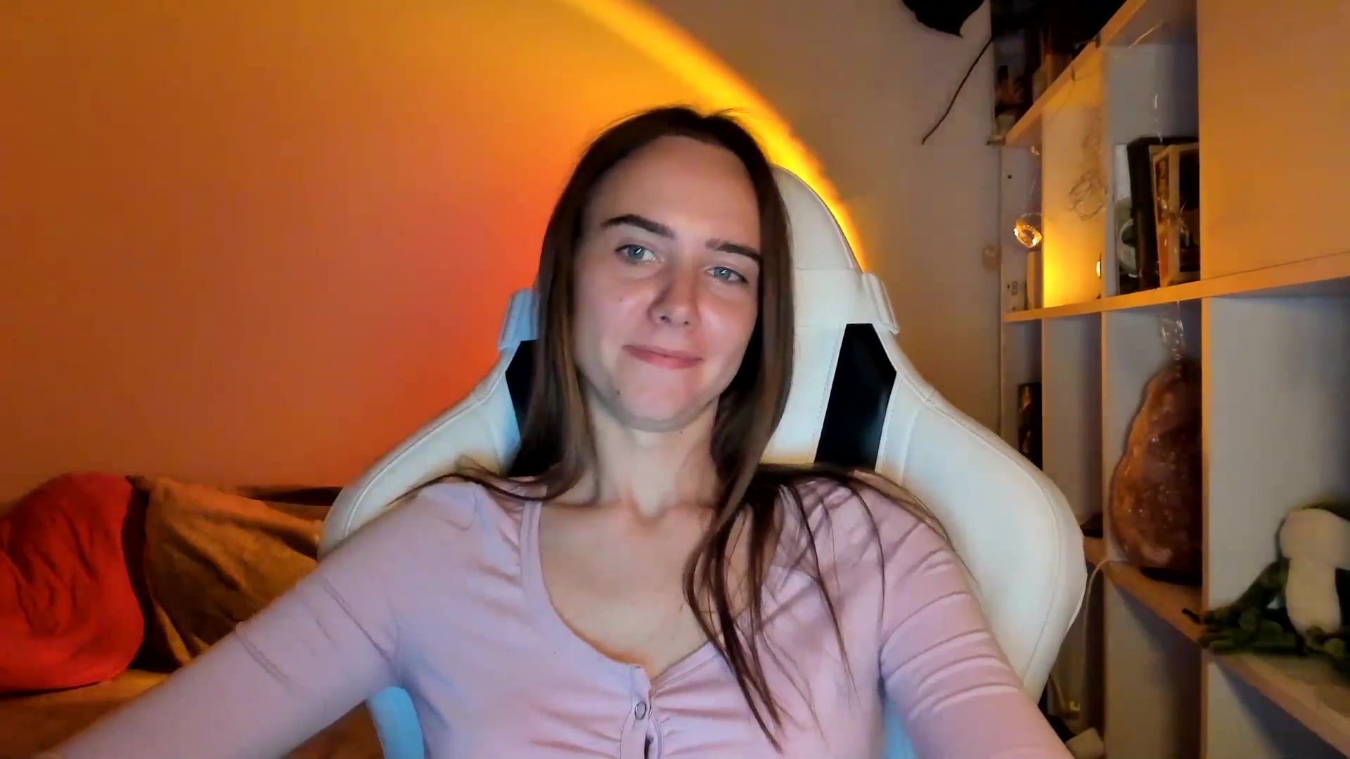 Gallery image thumbnail from OhAlisa's myfreecams stream on, 08/28/2025, 19:10 image 13 of 20
