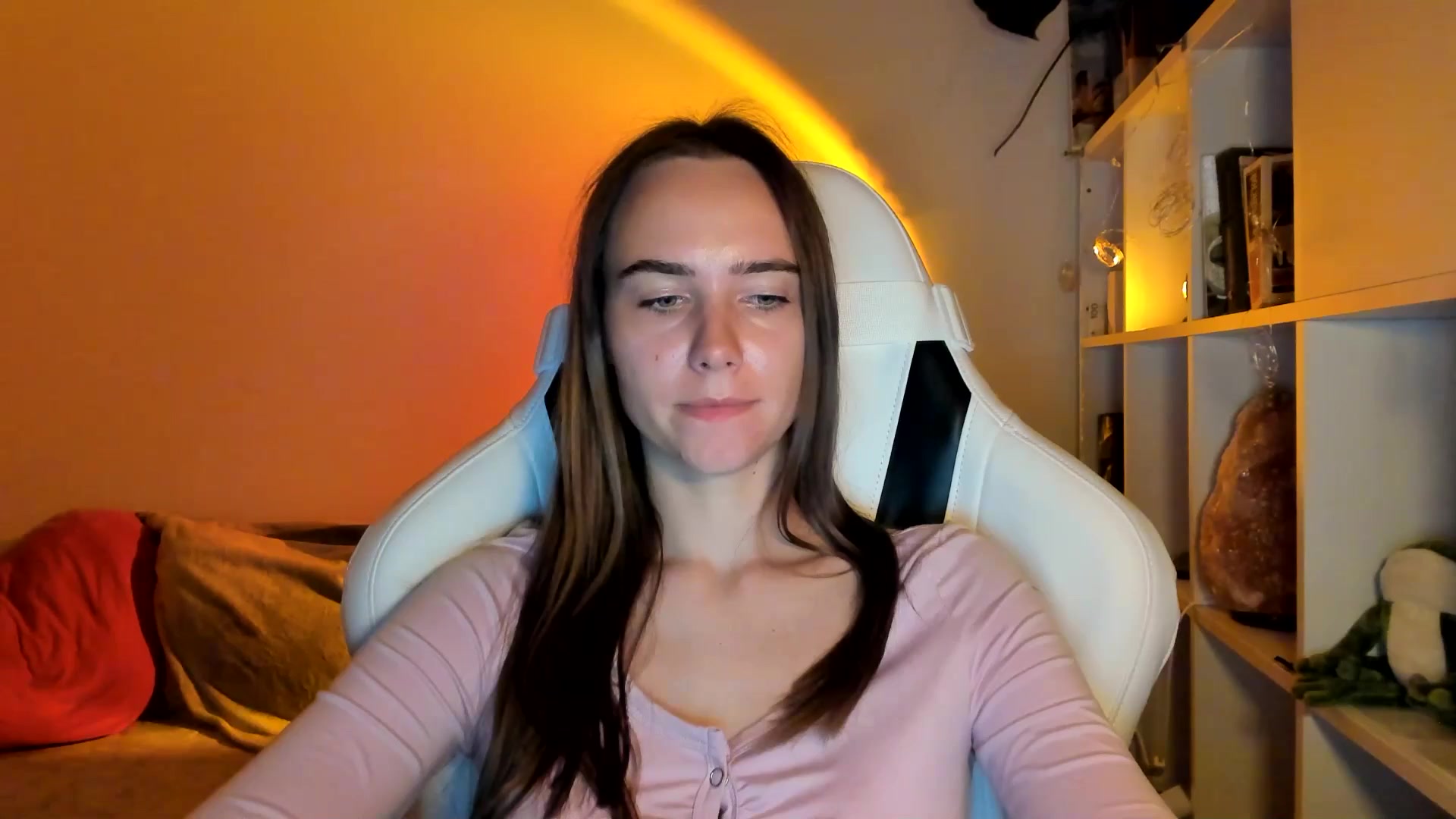 Gallery image thumbnail from OhAlisa's myfreecams stream on, 08/28/2025, 19:10 image 19 of 20