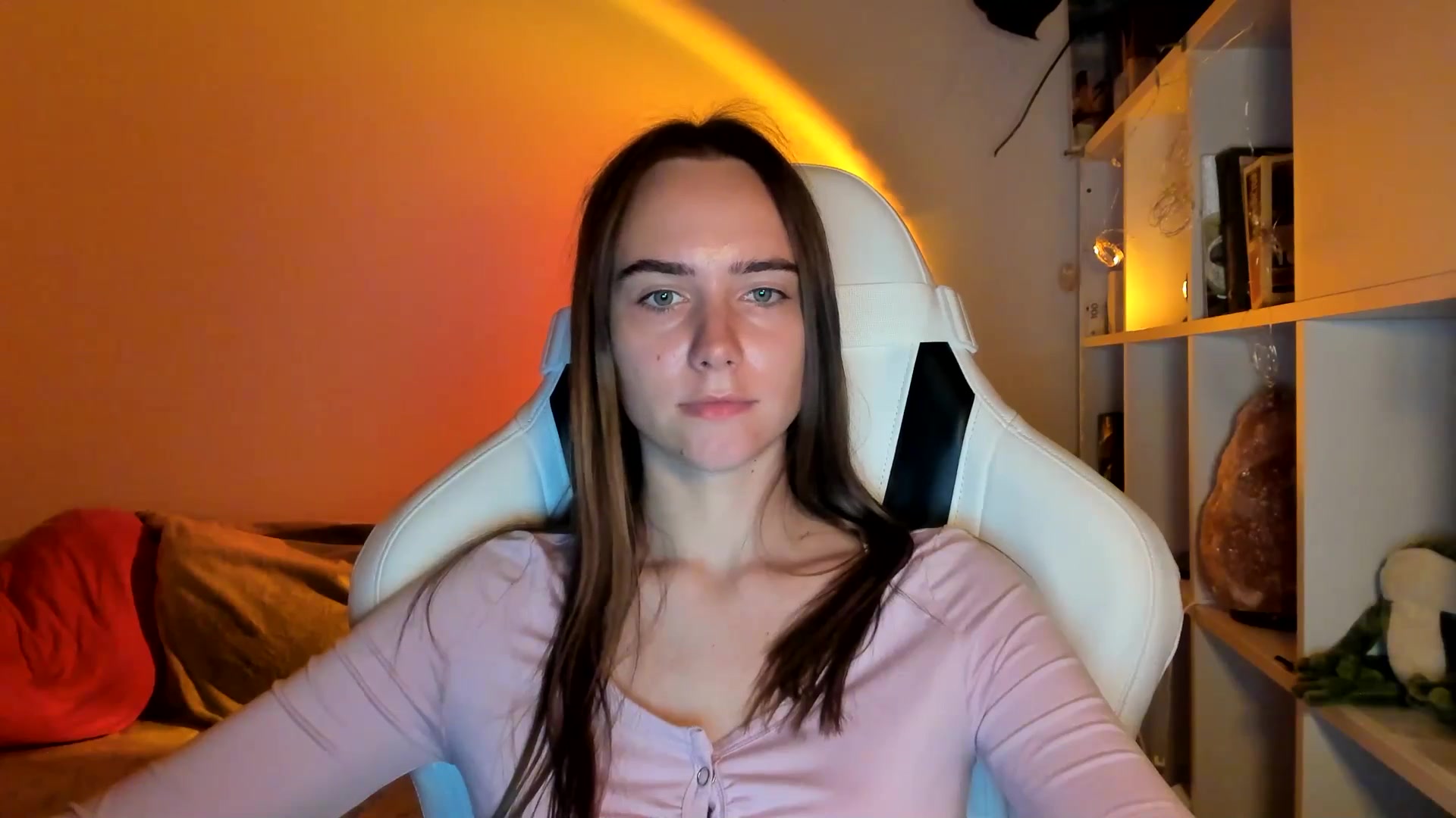 Gallery image thumbnail from OhAlisa's myfreecams stream on, 08/28/2025, 19:10 image 17 of 20