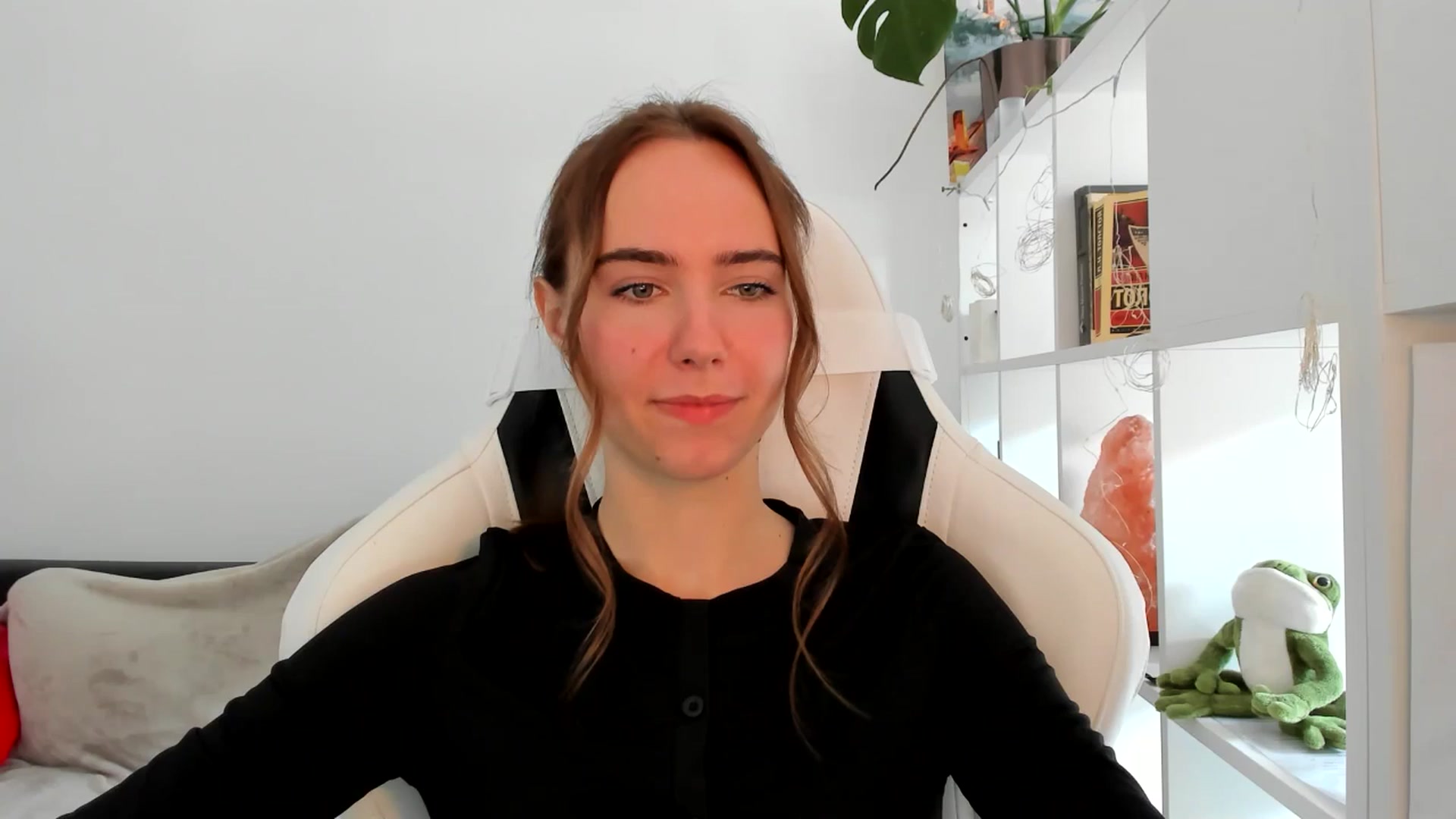 Gallery image thumbnail from OhAlisa's myfreecams stream on, 09/01/2025, 10:06 image 4 of 20