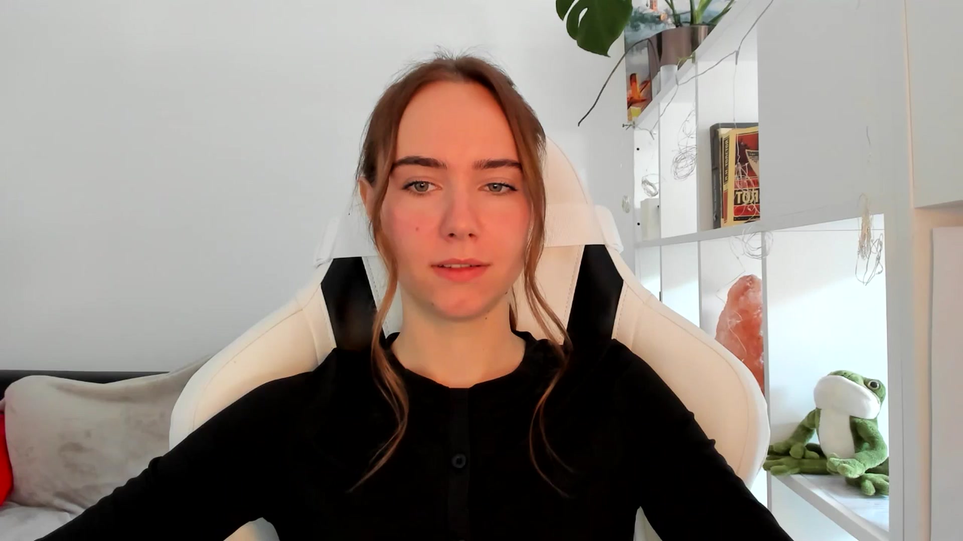Gallery image thumbnail from OhAlisa's myfreecams stream on, 09/01/2025, 10:06 image 12 of 20