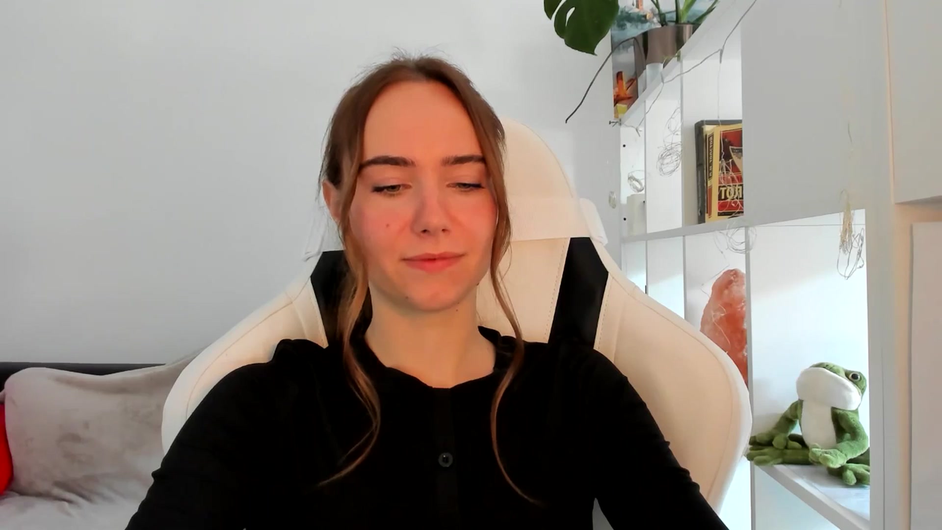 Gallery image thumbnail from OhAlisa's myfreecams stream on, 09/01/2025, 10:06 image 15 of 20