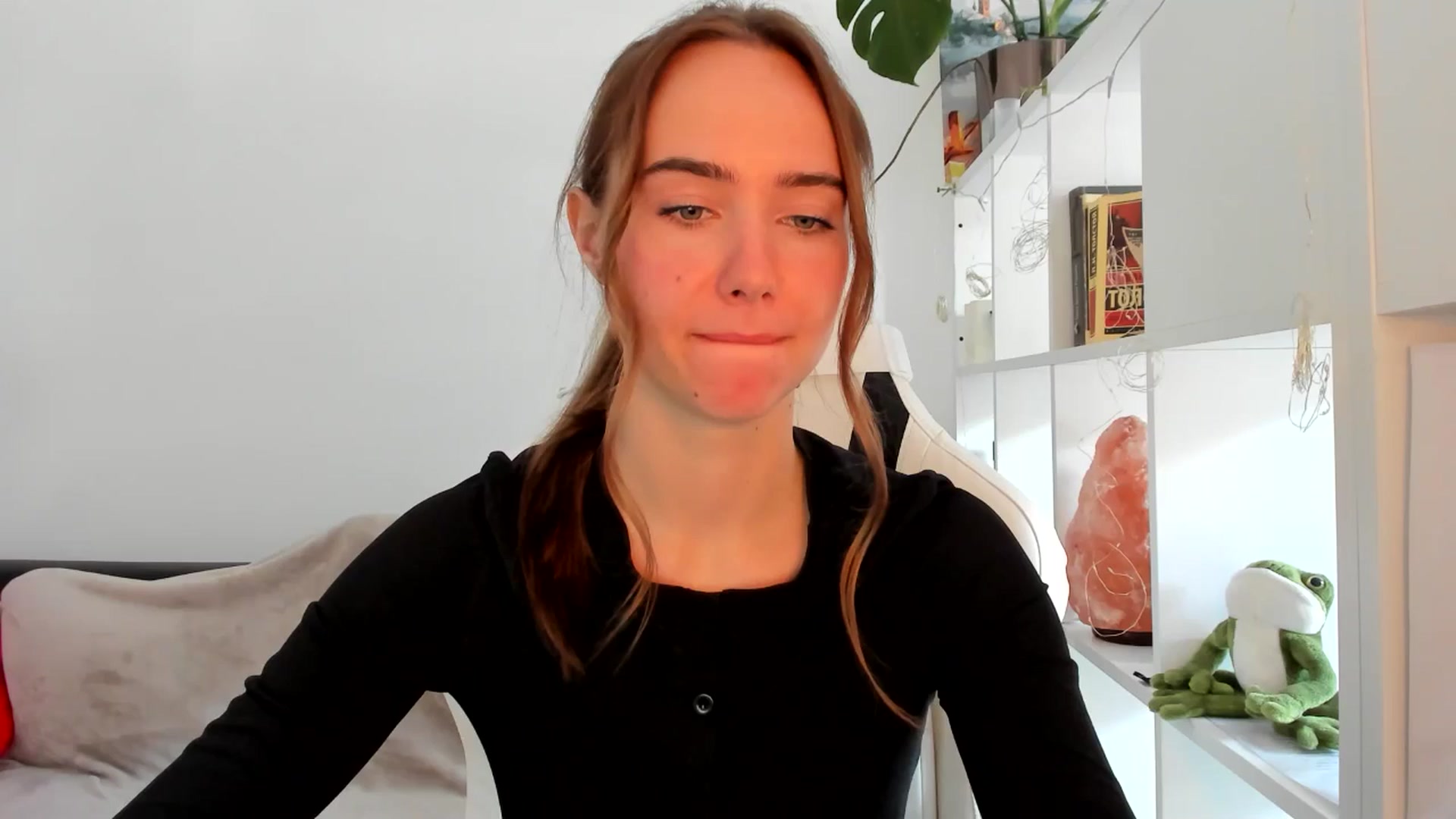 Gallery image thumbnail from OhAlisa's myfreecams stream on, 09/01/2025, 10:19 image 16 of 20