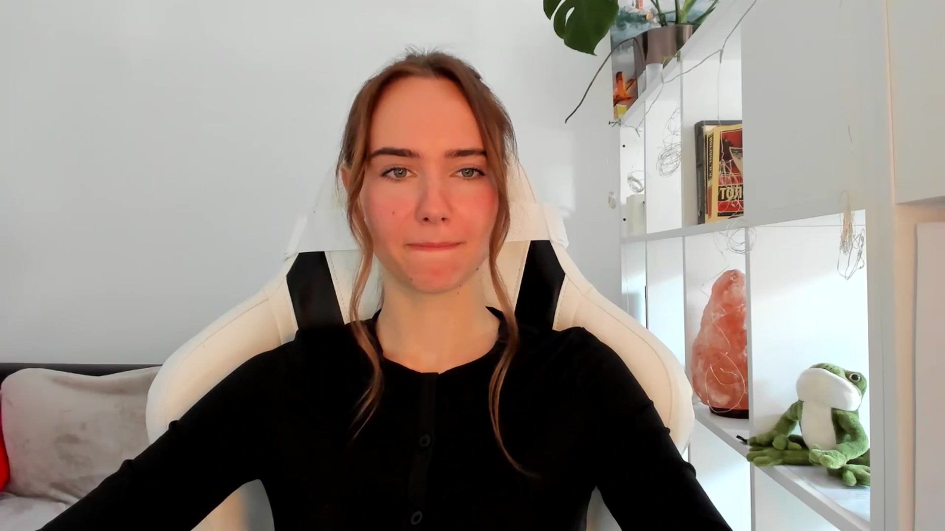 Gallery image thumbnail from OhAlisa's myfreecams stream on, 09/01/2025, 10:19 image 3 of 20