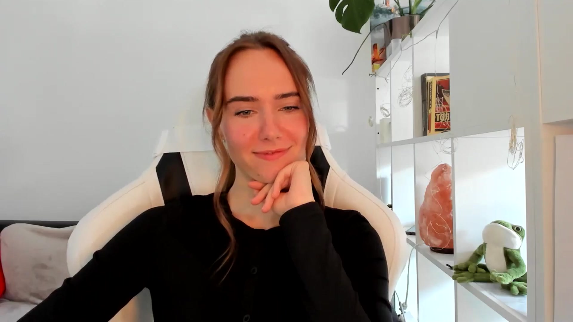 Gallery image thumbnail from OhAlisa's myfreecams stream on, 09/01/2025, 10:19 image 4 of 20