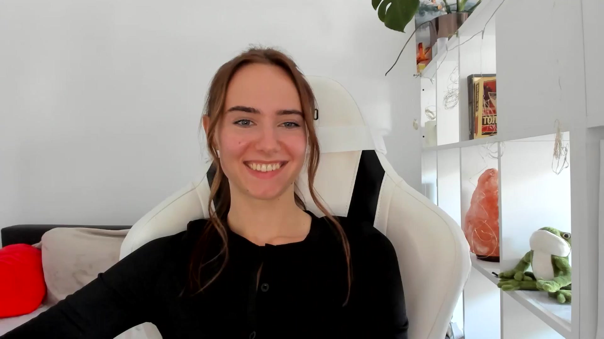 Gallery image thumbnail from OhAlisa's myfreecams stream on, 09/01/2025, 12:11 image 8 of 20