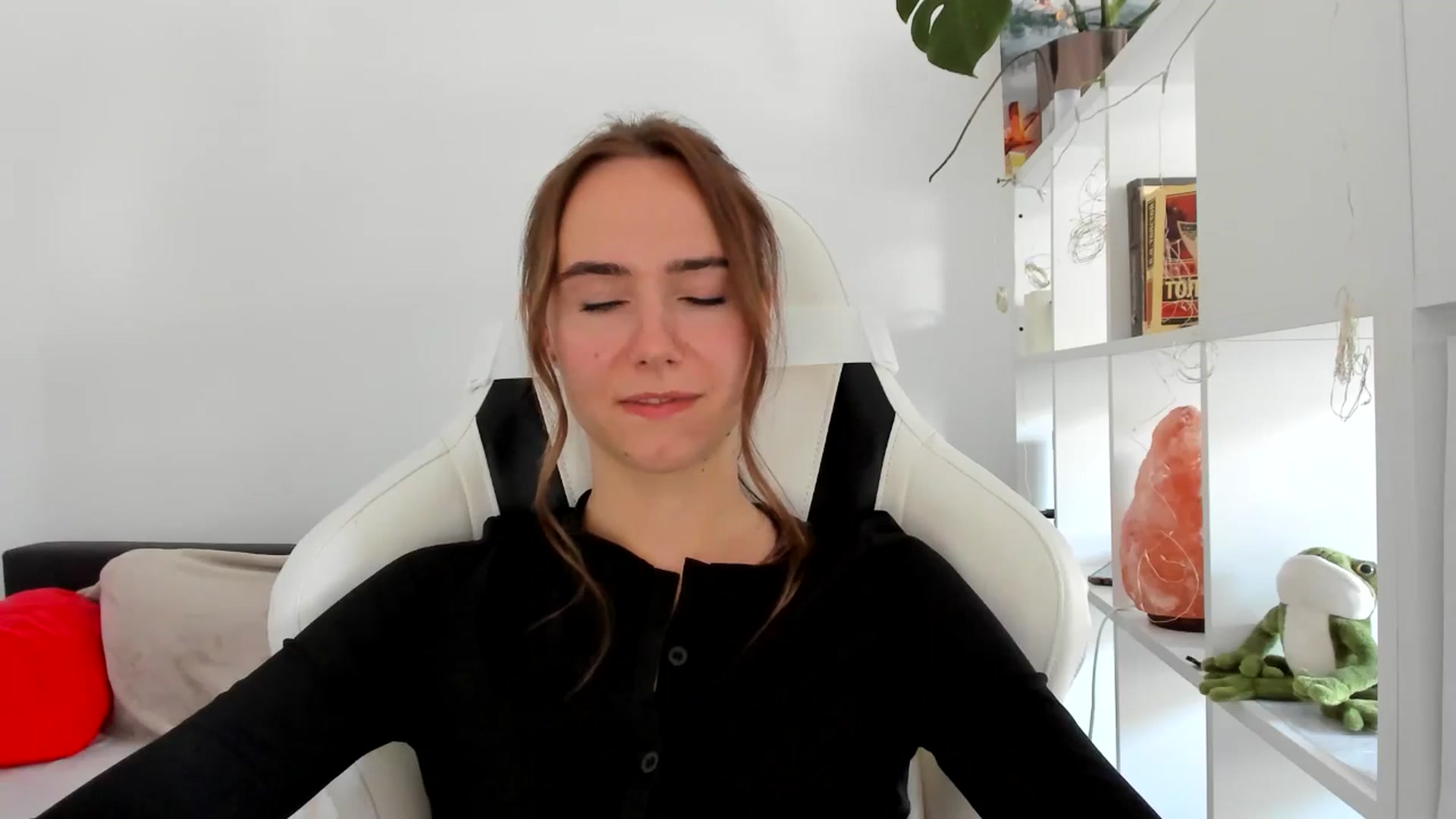 Gallery image thumbnail from OhAlisa's myfreecams stream on, 09/01/2025, 12:11 image 11 of 20