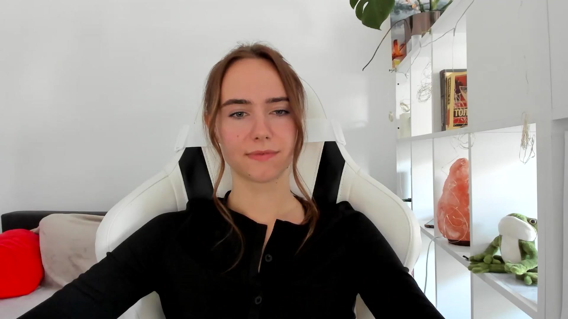 Gallery image thumbnail from OhAlisa's myfreecams stream on, 09/01/2025, 12:11 image 10 of 20