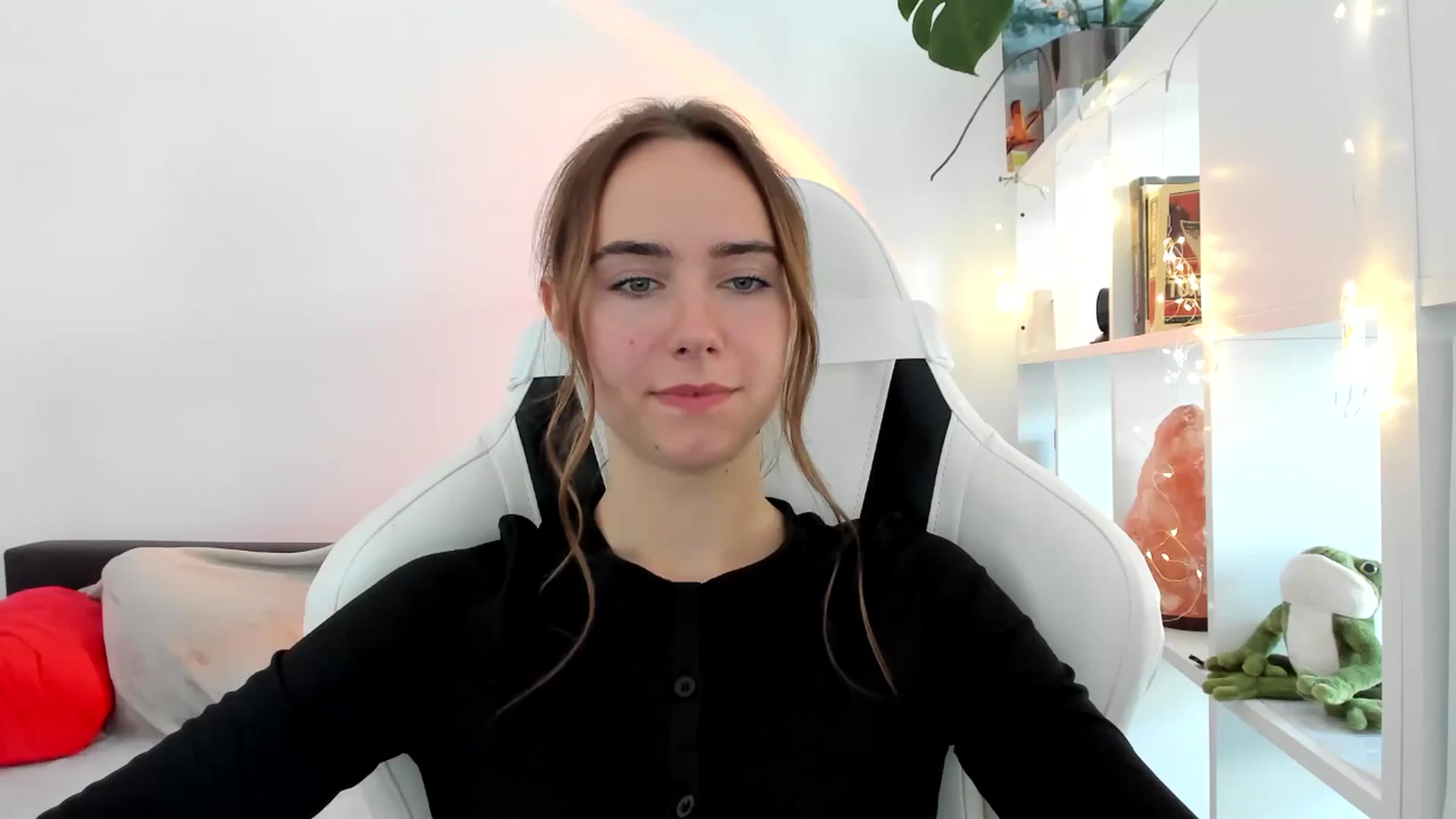 Gallery image thumbnail from OhAlisa's myfreecams stream on, 09/01/2025, 14:22 image 2 of 20