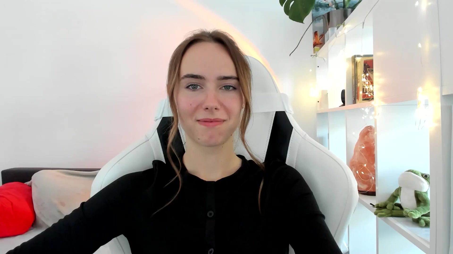 Gallery image thumbnail from OhAlisa's myfreecams stream on, 09/01/2025, 14:22 image 3 of 20