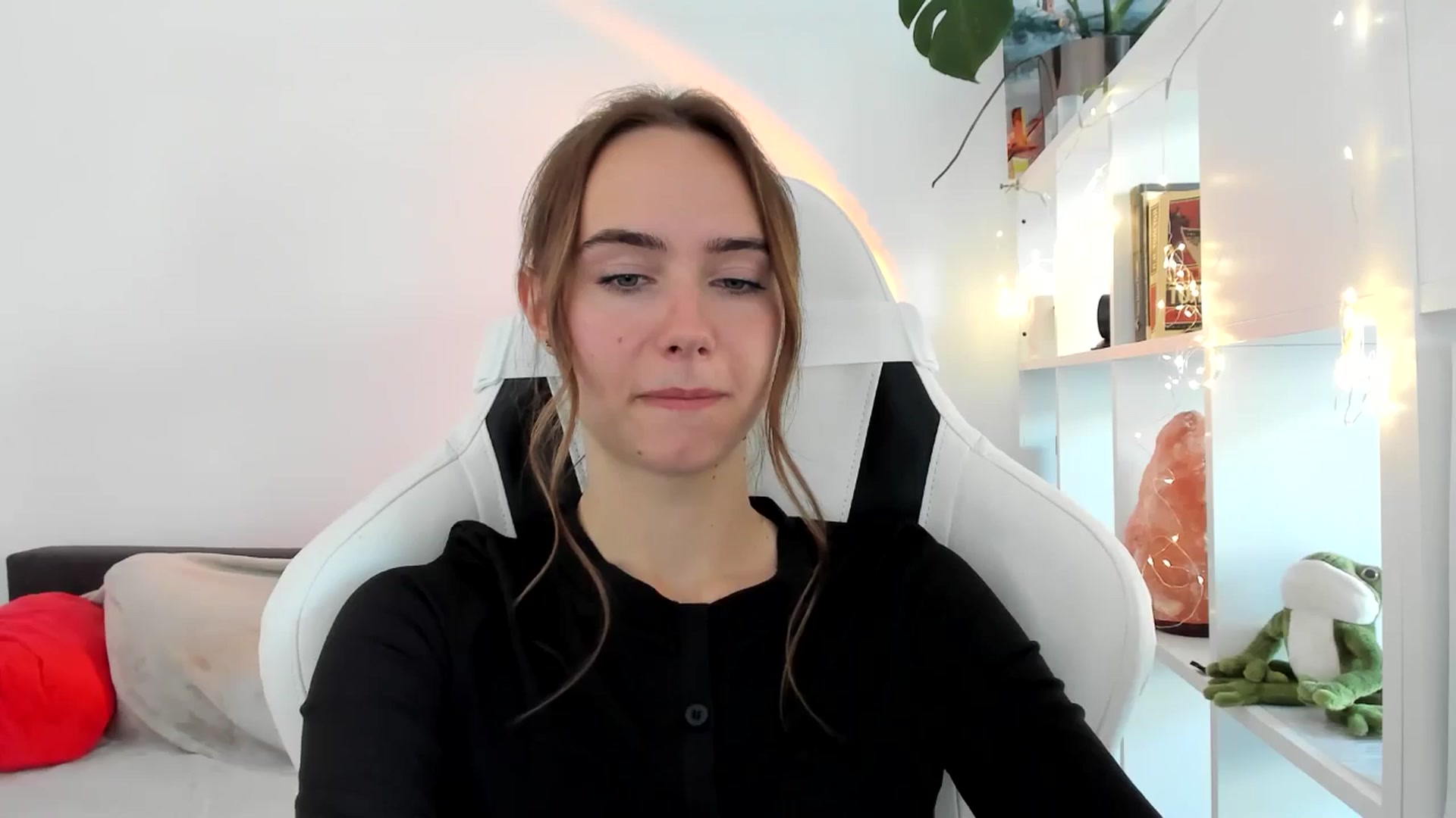 Gallery image thumbnail from OhAlisa's myfreecams stream on, 09/01/2025, 14:22 image 12 of 20
