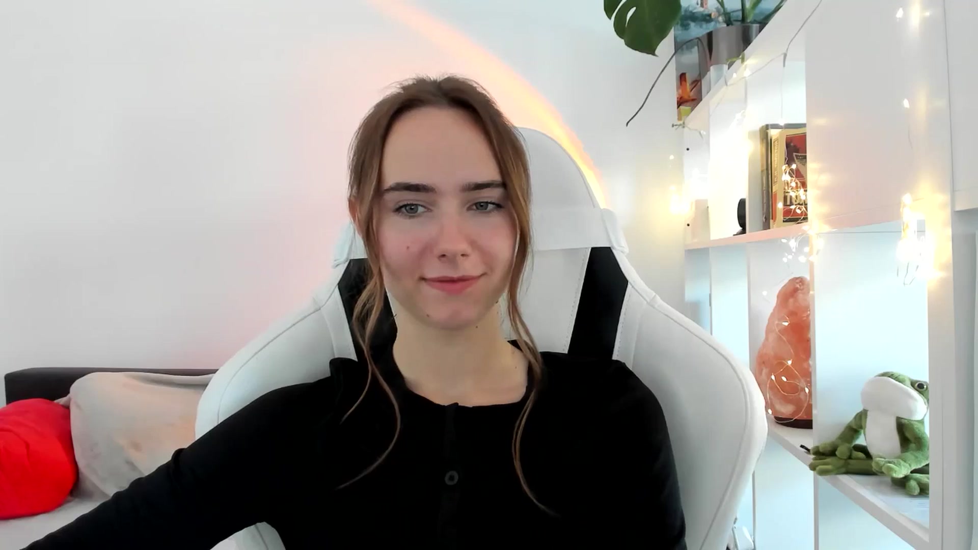 Gallery image thumbnail from OhAlisa's myfreecams stream on, 09/01/2025, 14:22 image 8 of 20