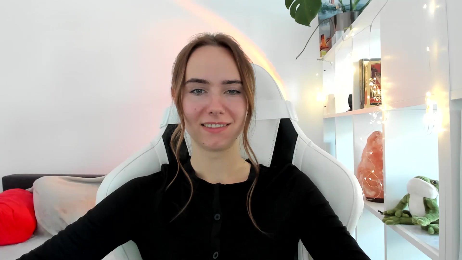 Gallery image thumbnail from OhAlisa's myfreecams stream on, 09/01/2025, 14:22 image 7 of 20