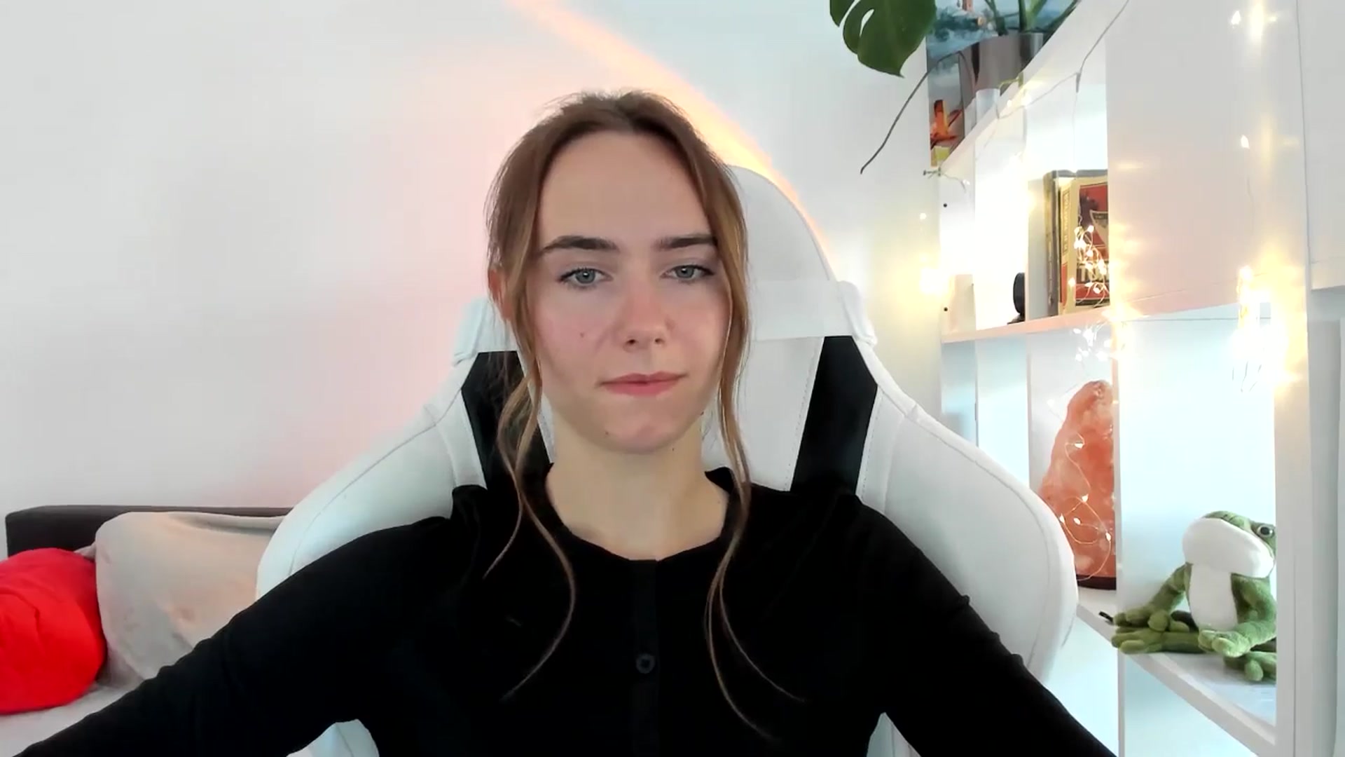 Gallery image thumbnail from OhAlisa's myfreecams stream on, 09/01/2025, 14:22 image 15 of 20