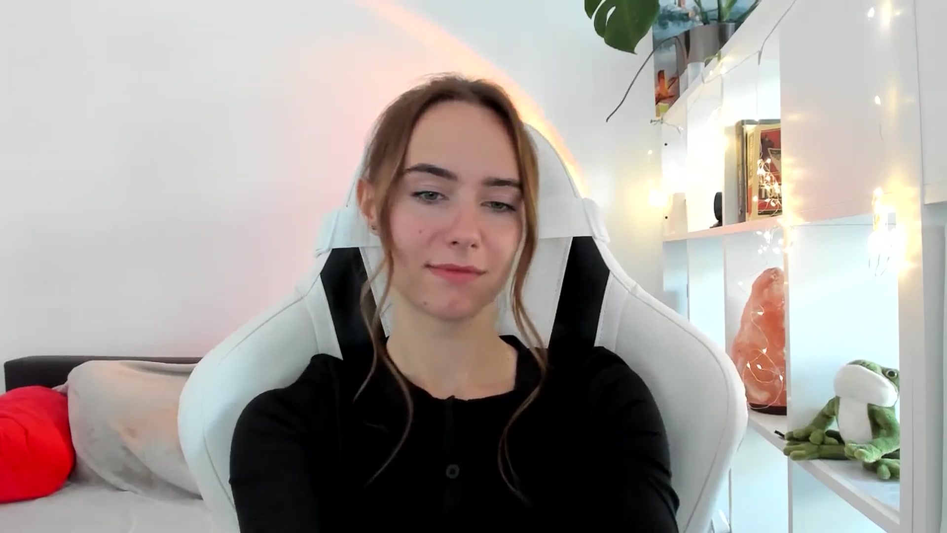 Gallery image thumbnail from OhAlisa's myfreecams stream on, 09/01/2025, 14:22 image 10 of 20