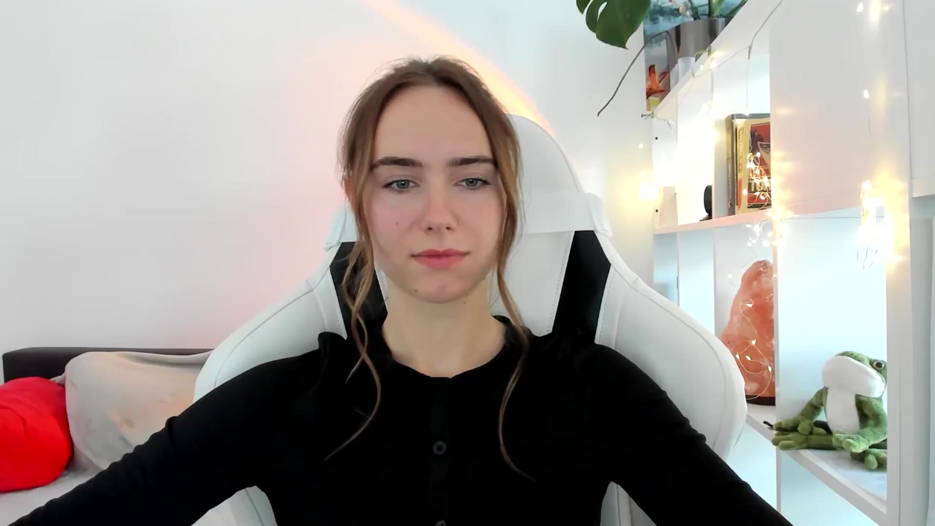 Gallery image thumbnail from OhAlisa's myfreecams stream on, 09/01/2025, 14:22 image 1 of 20