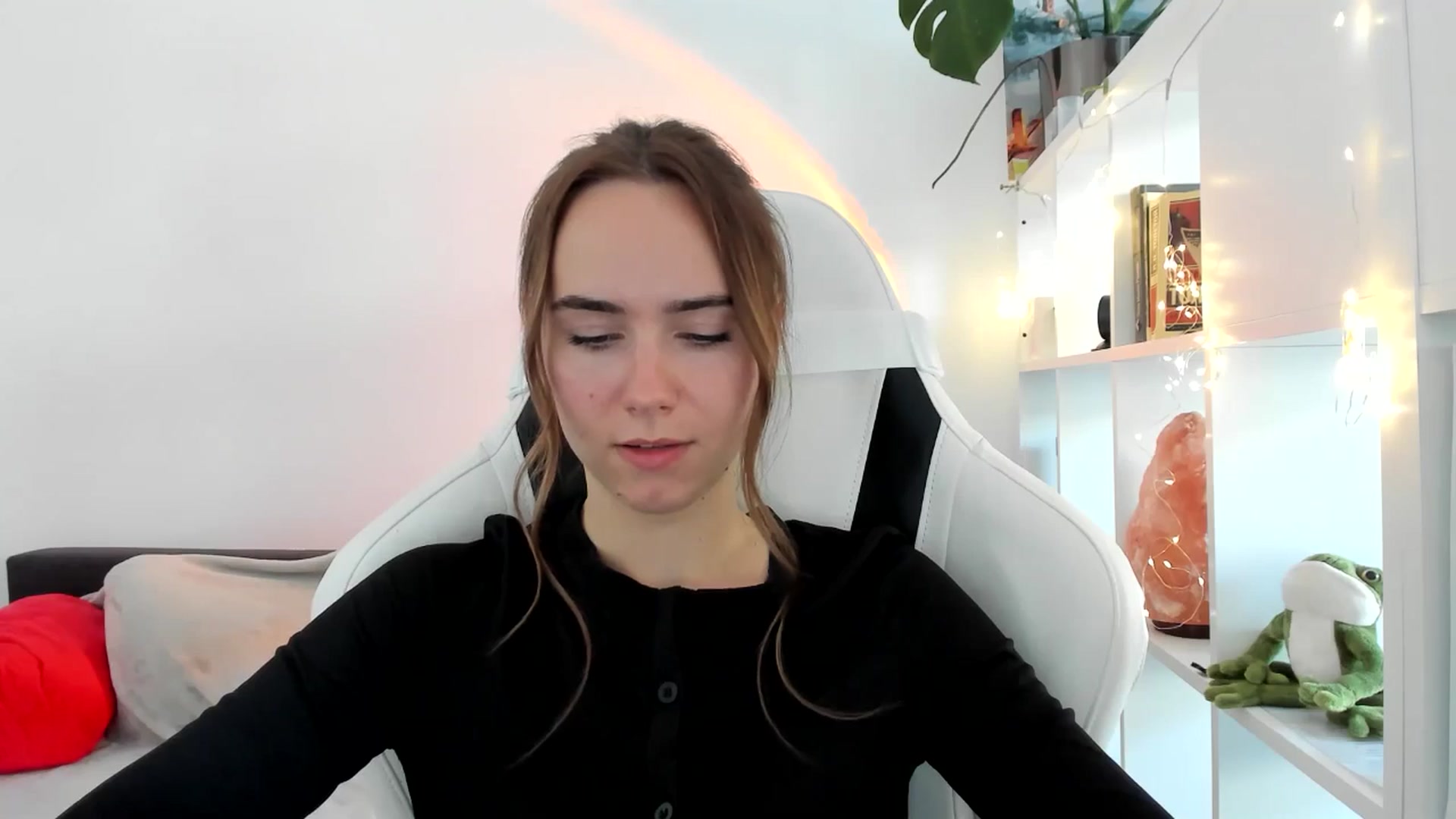 Gallery image thumbnail from OhAlisa's myfreecams stream on, 09/01/2025, 14:22 image 6 of 20