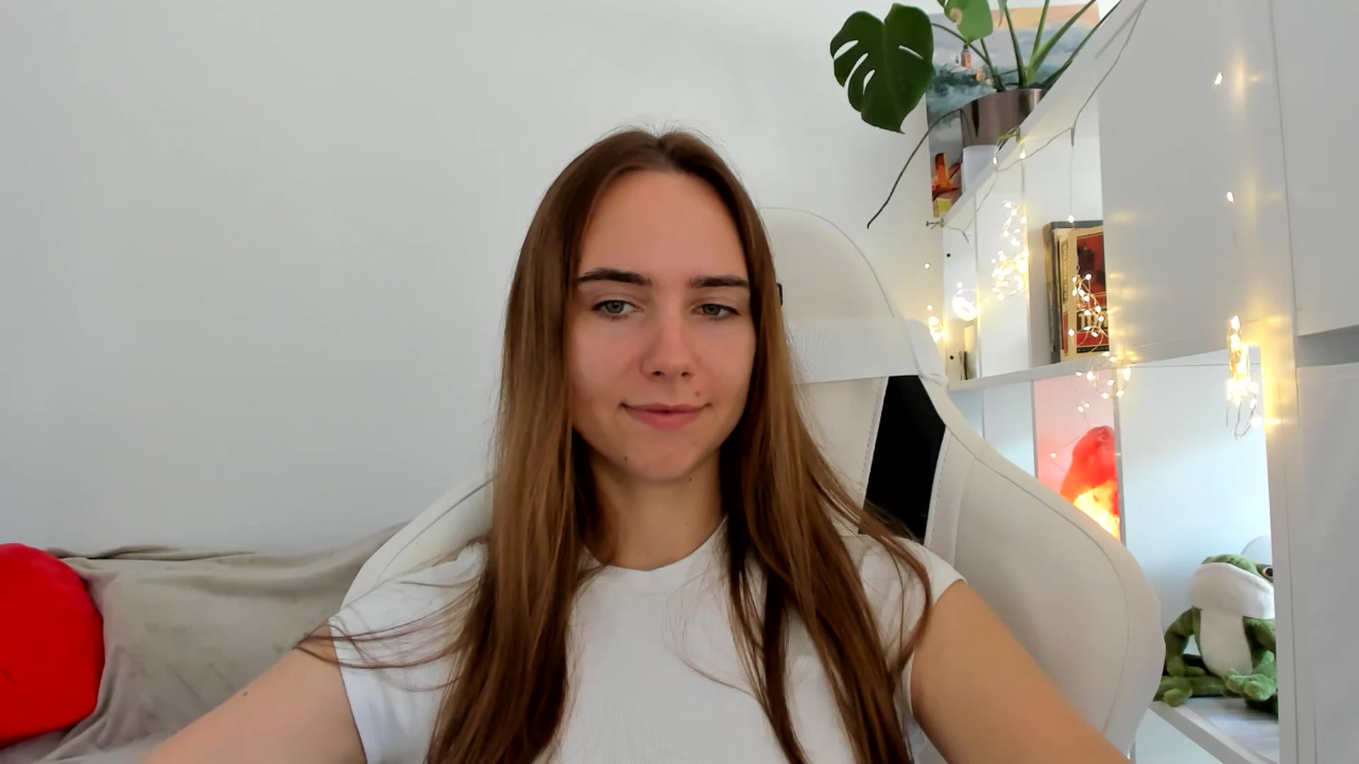 Gallery image thumbnail from OhAlisa's myfreecams stream on, 09/02/2025, 10:34 image 8 of 20