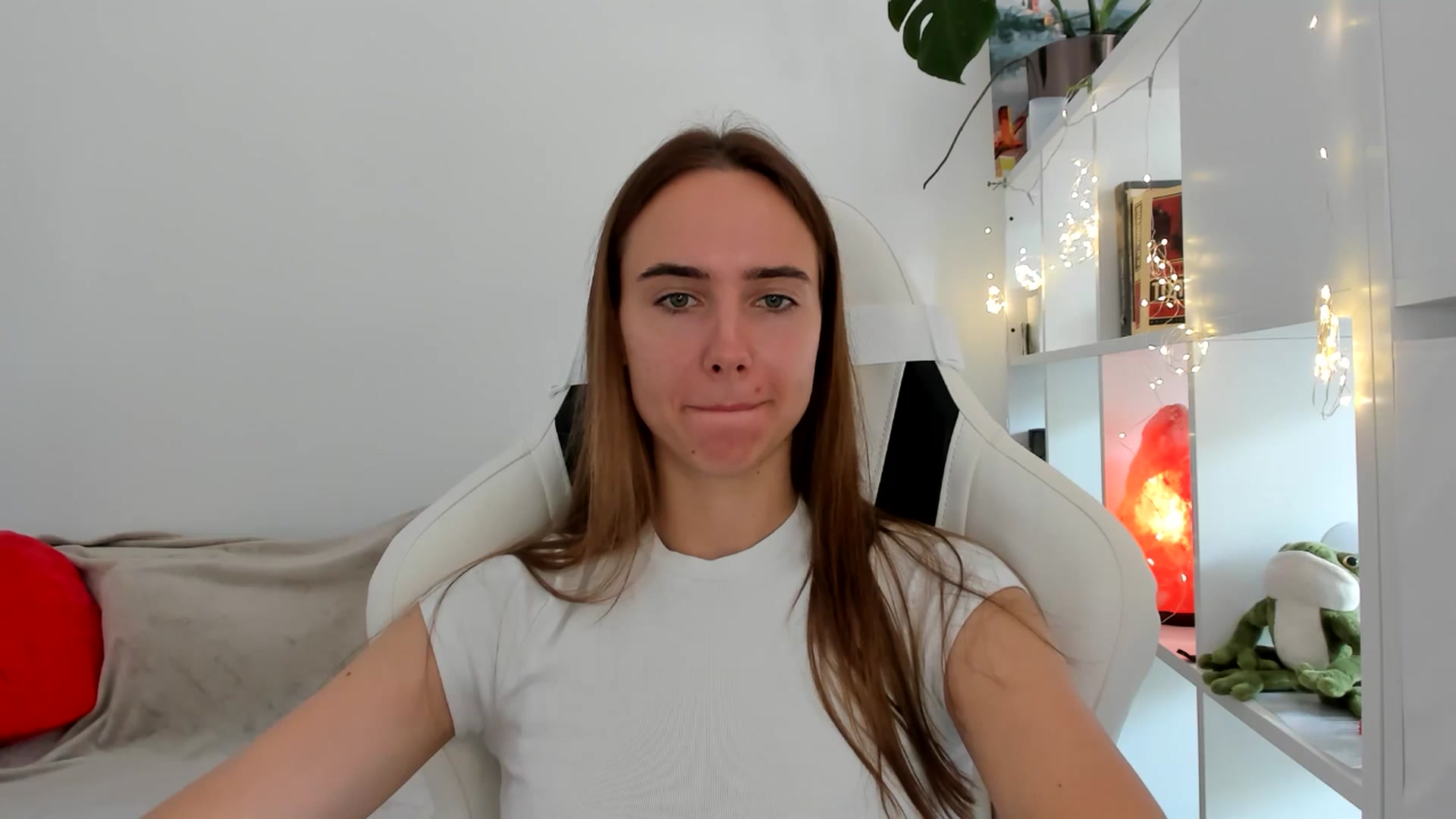 Gallery image thumbnail from OhAlisa's myfreecams stream on, 09/02/2025, 10:34 image 19 of 20