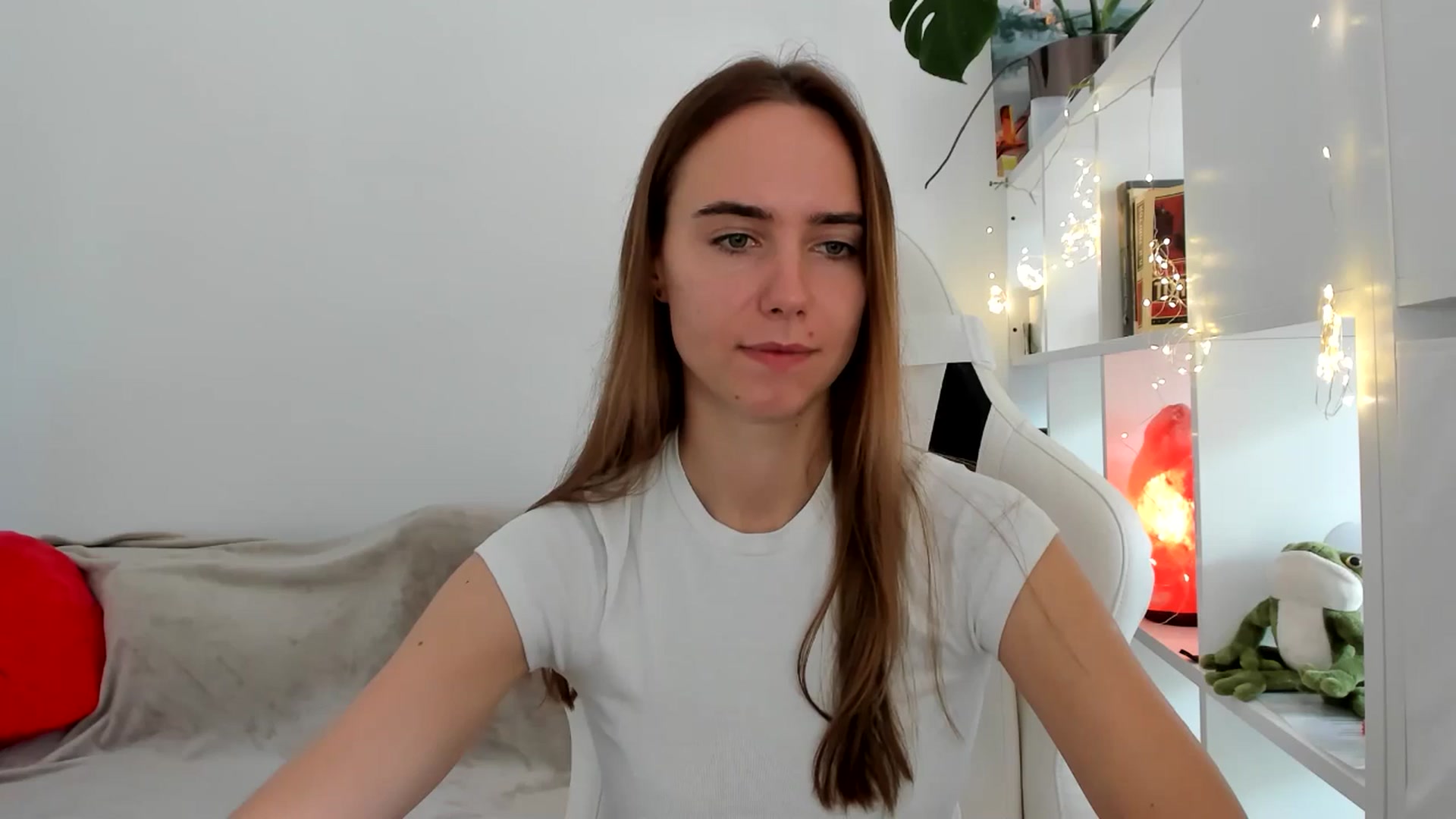 Gallery image thumbnail from OhAlisa's myfreecams stream on, 09/02/2025, 10:34 image 17 of 20