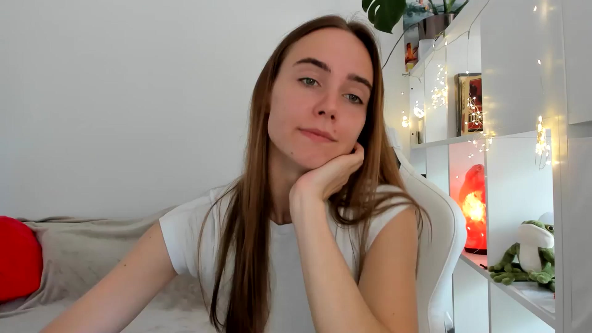 Gallery image thumbnail from OhAlisa's myfreecams stream on, 09/02/2025, 10:34 image 15 of 20