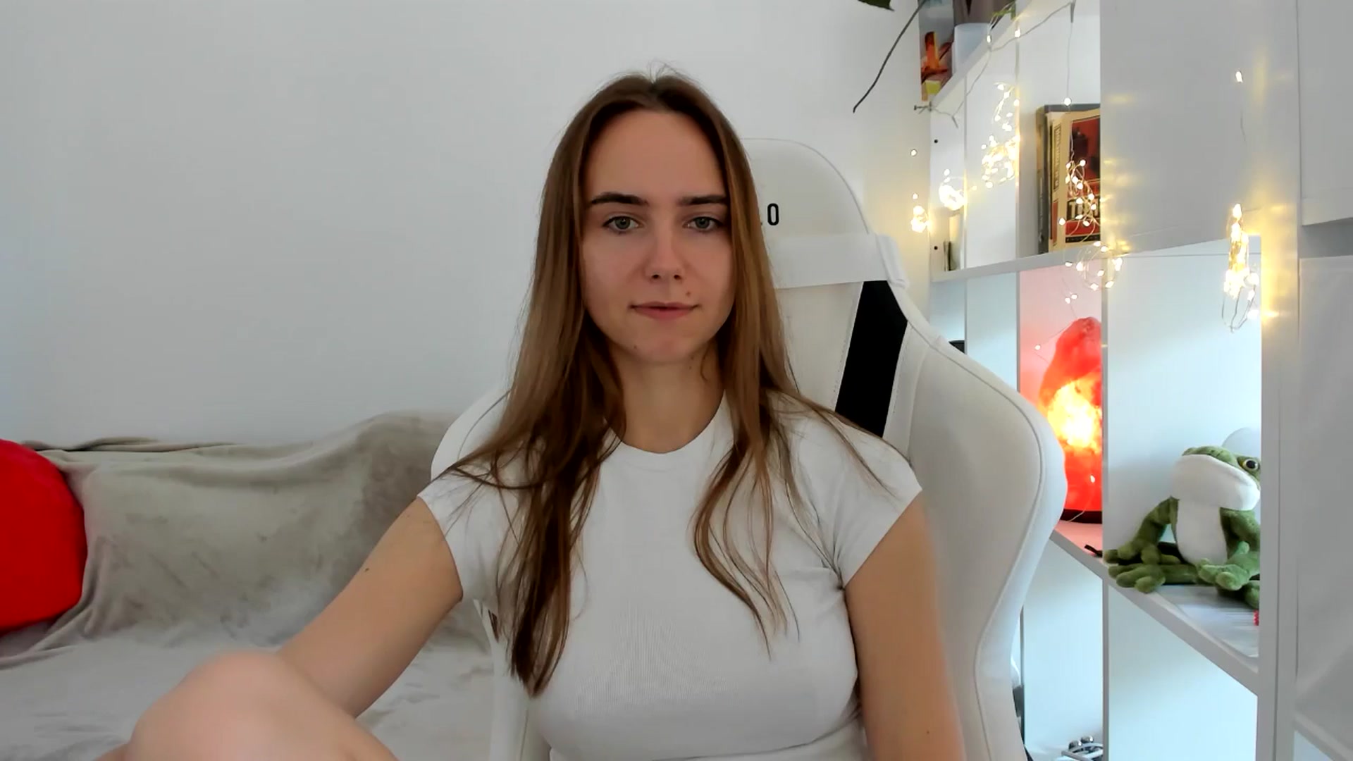 Gallery image thumbnail from OhAlisa's myfreecams stream on, 09/02/2025, 10:34 image 13 of 20