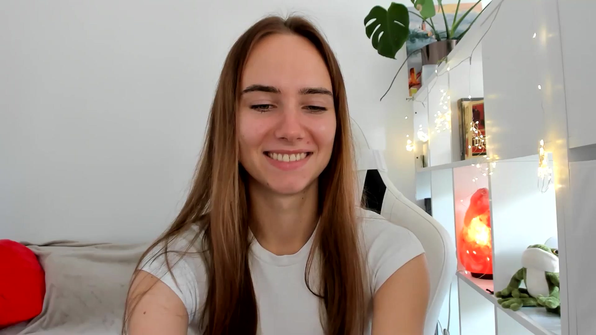 Gallery image thumbnail from OhAlisa's myfreecams stream on, 09/02/2025, 10:34 image 6 of 20