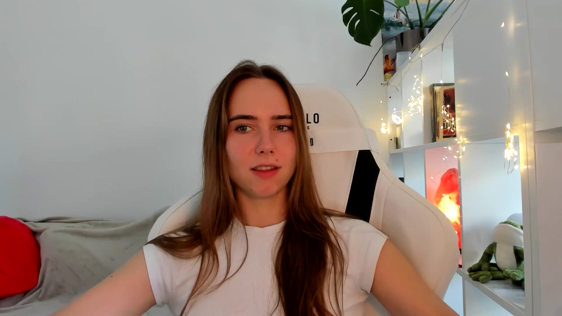 Gallery image thumbnail from OhAlisa's myfreecams stream on, 09/02/2025, 12:25 image 10 of 20