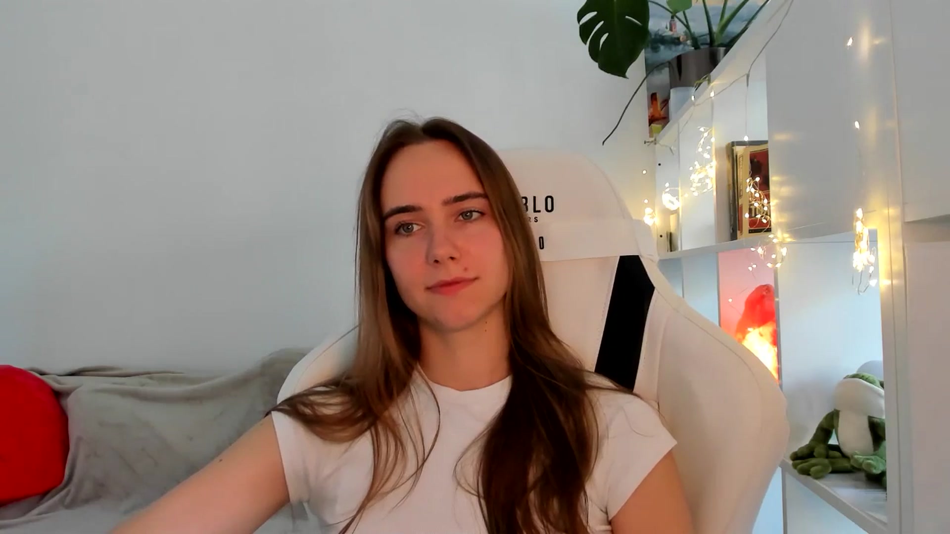 Gallery image thumbnail from OhAlisa's myfreecams stream on, 09/02/2025, 12:25 image 16 of 20