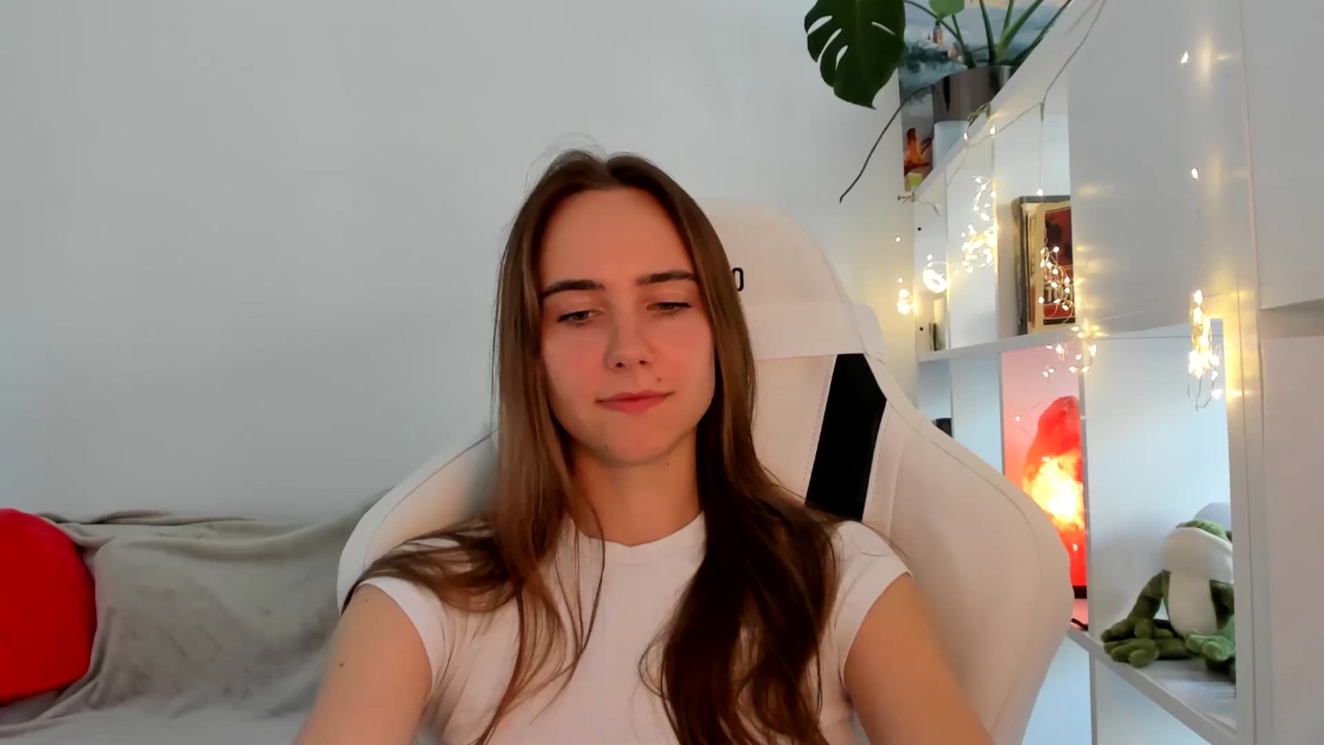 Gallery image thumbnail from OhAlisa's myfreecams stream on, 09/02/2025, 12:25 image 14 of 20