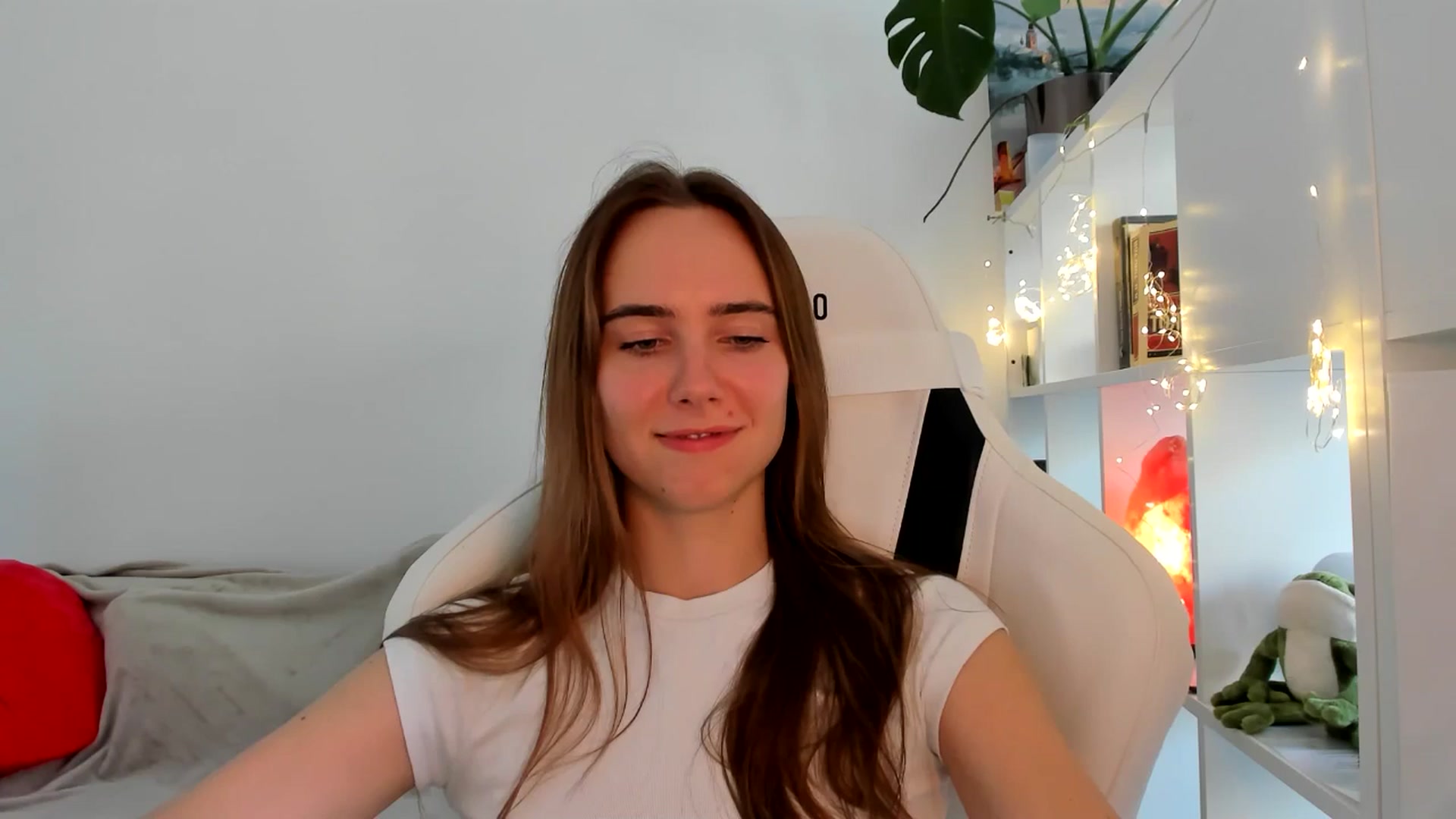 Gallery image thumbnail from OhAlisa's myfreecams stream on, 09/02/2025, 12:25 image 13 of 20