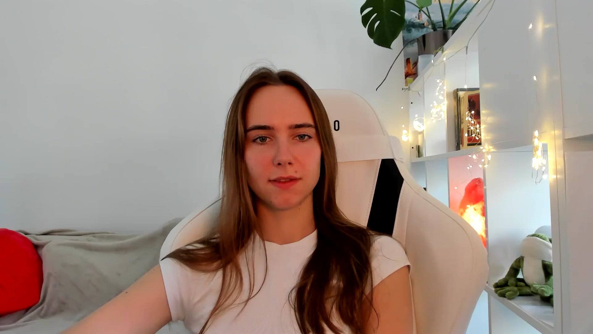 Gallery image thumbnail from OhAlisa's myfreecams stream on, 09/02/2025, 12:25 image 12 of 20