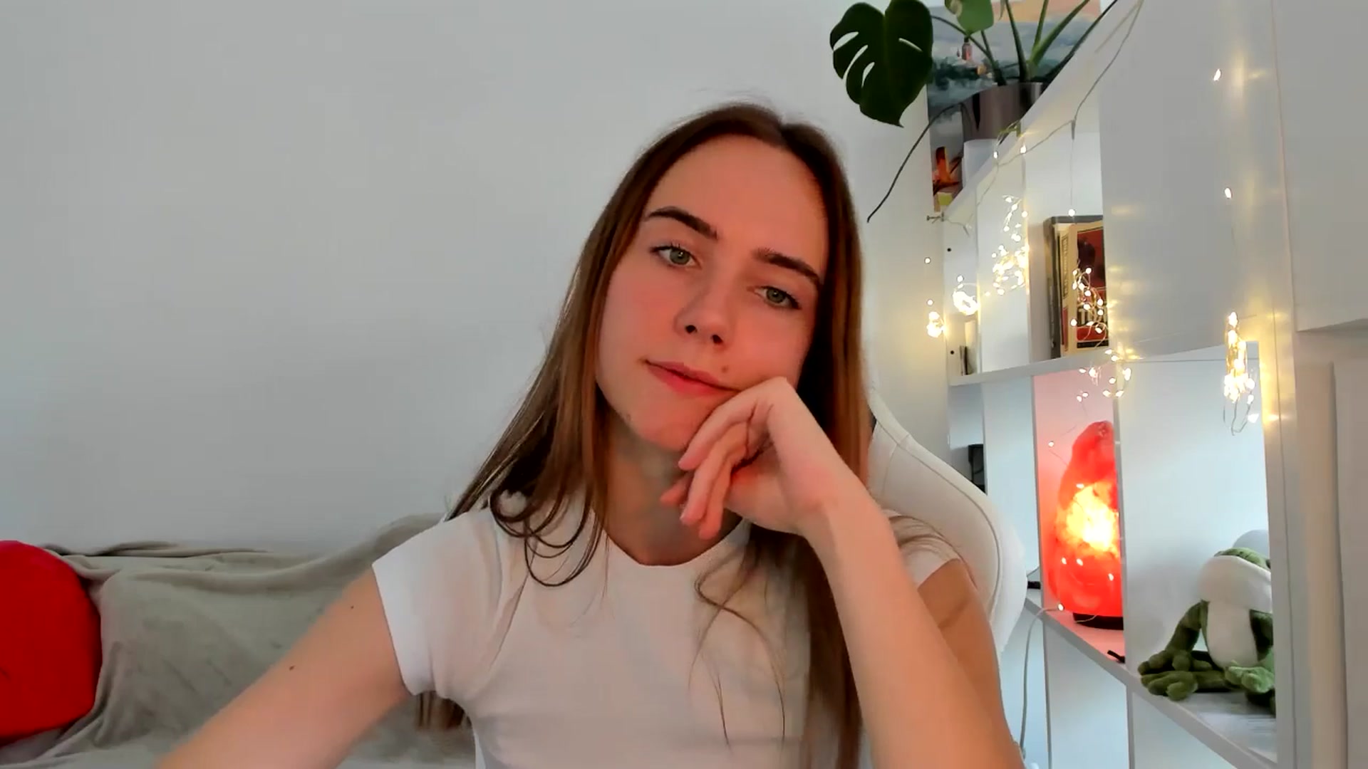 Gallery image thumbnail from OhAlisa's myfreecams stream on, 09/02/2025, 13:58 image 14 of 20
