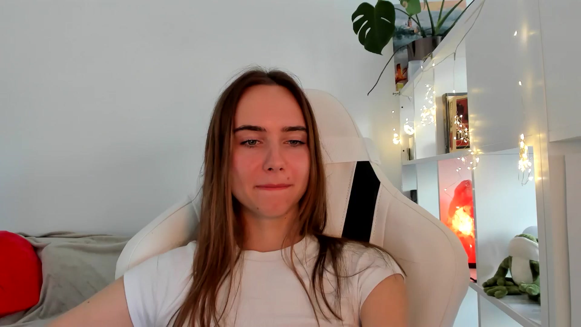 Gallery image thumbnail from OhAlisa's myfreecams stream on, 09/02/2025, 13:58 image 18 of 20