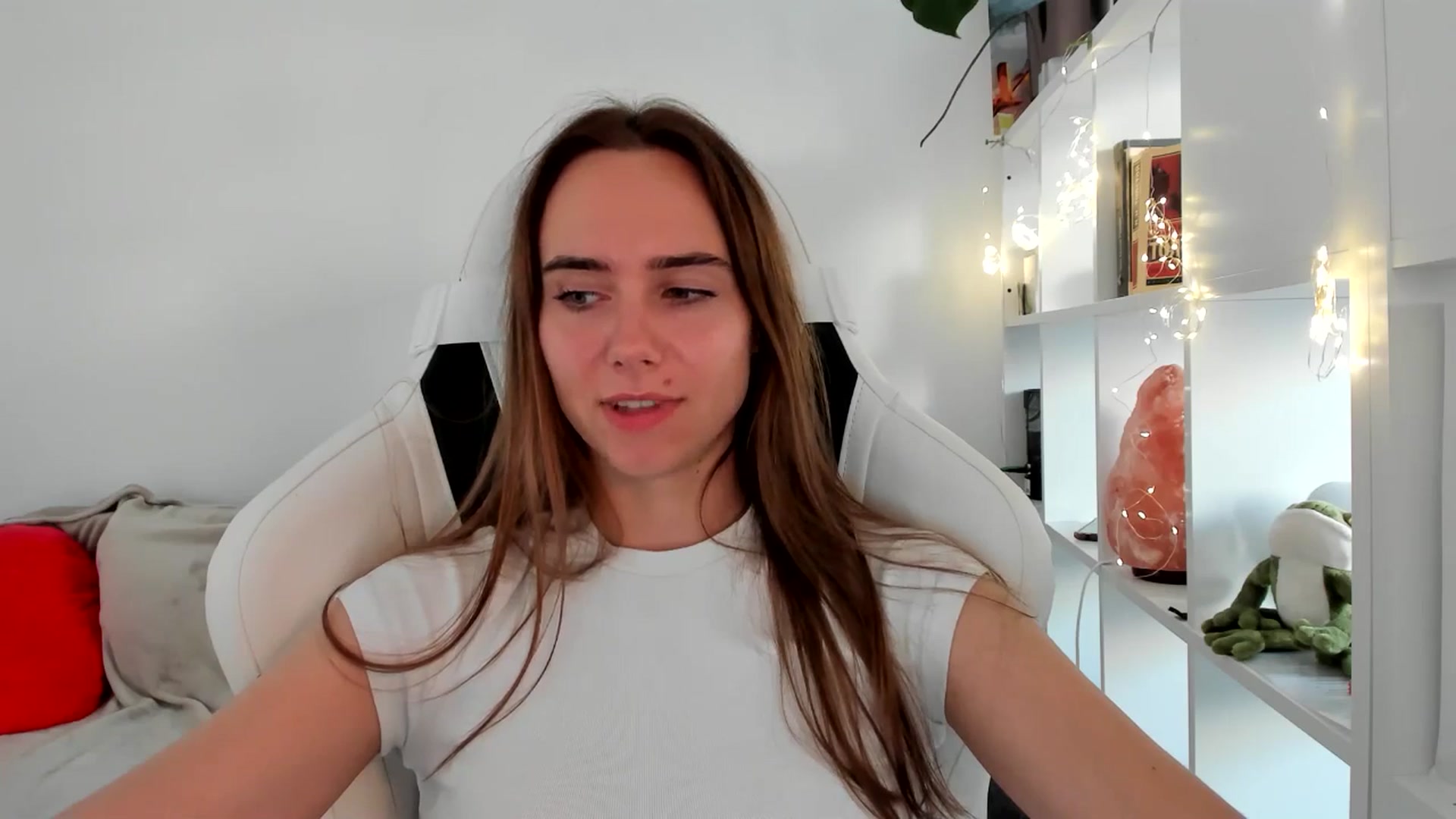Gallery image thumbnail from OhAlisa's myfreecams stream on, 09/02/2025, 16:37 image 9 of 20