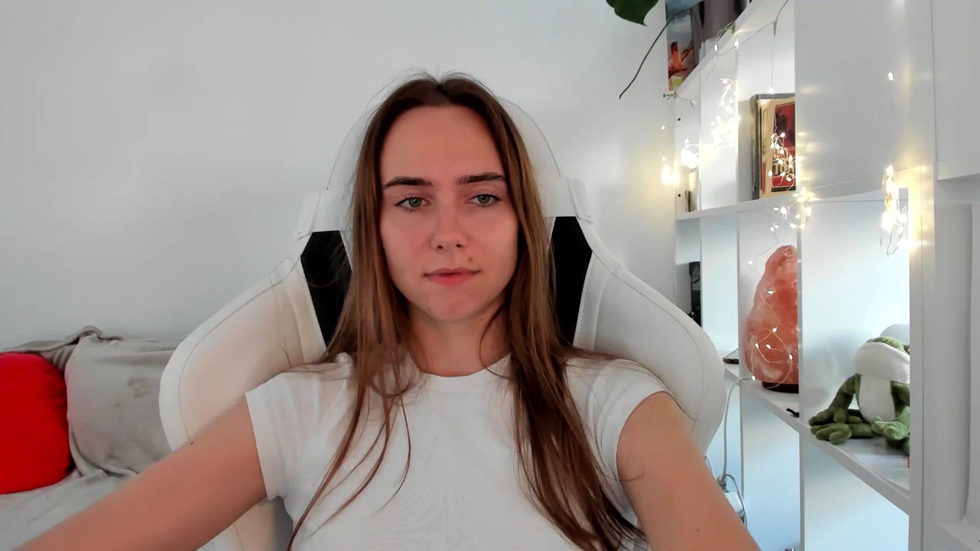 Gallery image thumbnail from OhAlisa's myfreecams stream on, 09/02/2025, 16:37 image 11 of 20