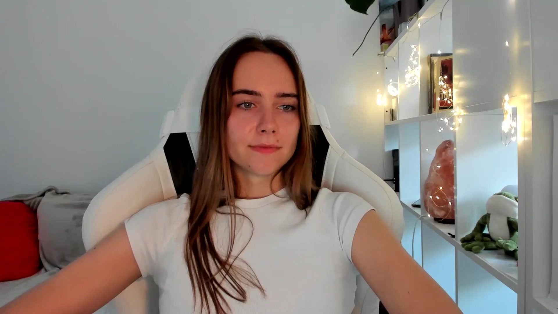 Gallery image thumbnail from OhAlisa's myfreecams stream on, 09/02/2025, 16:37 image 5 of 20